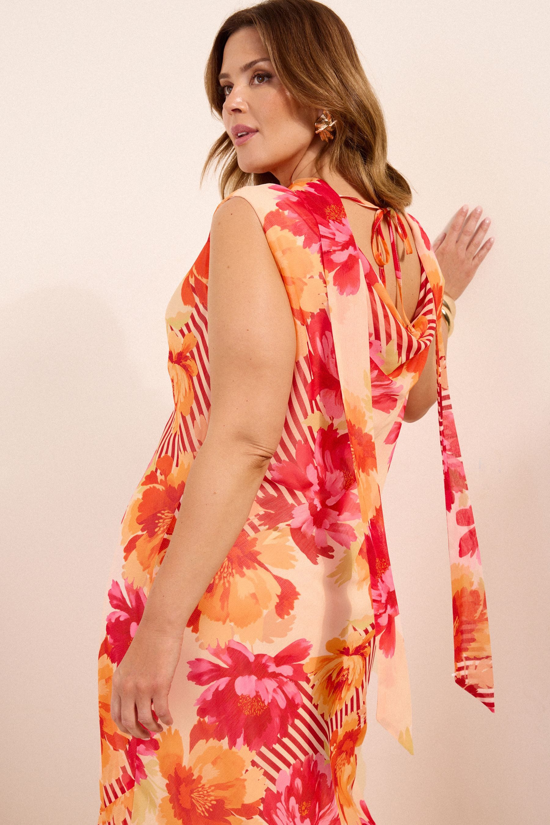 Friends Like These Maxikleid Friends Like These Maxikleid, Chiffon, Curve (1-tlg)