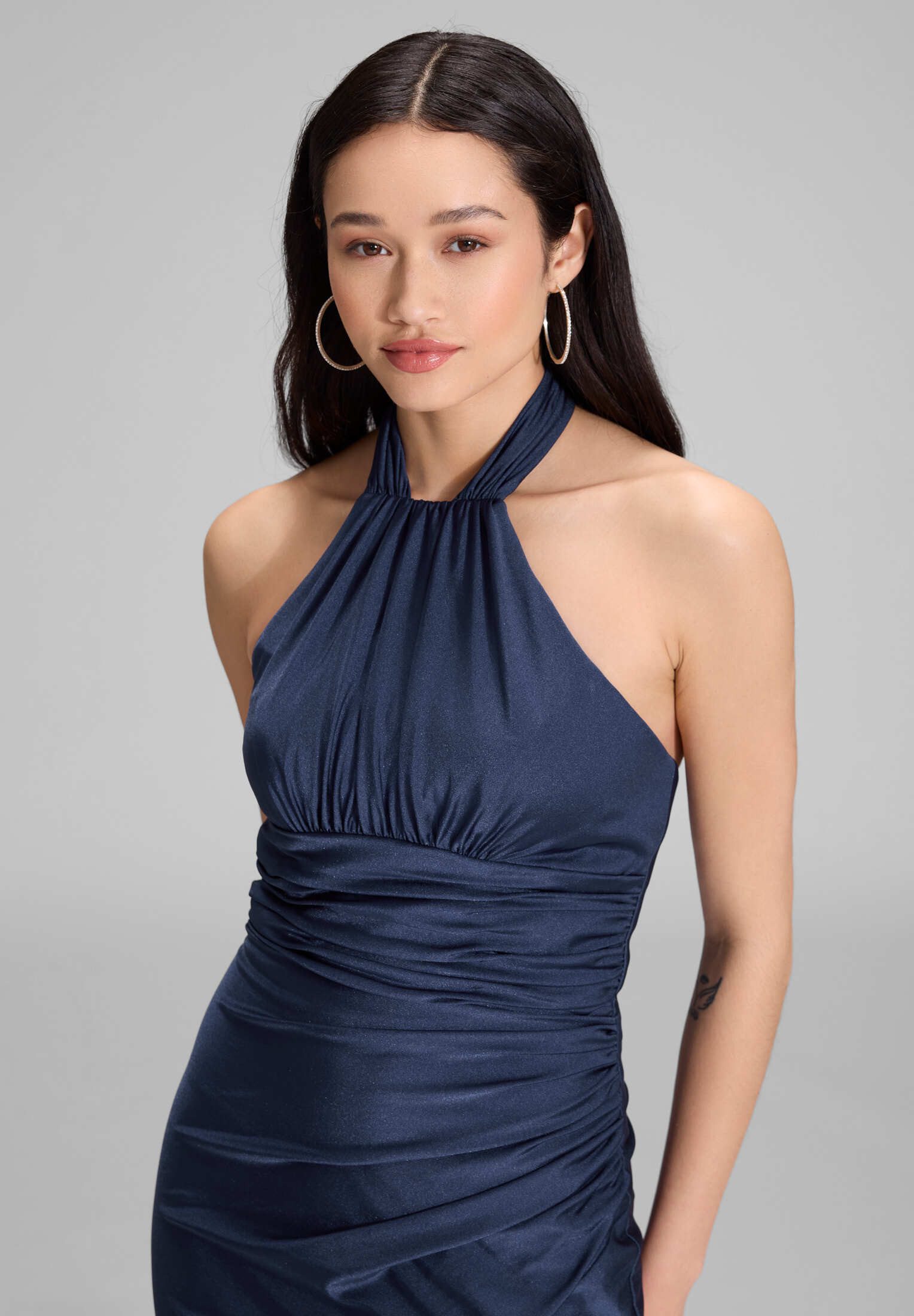 Hey Kyla Abendkleid - Figurbetontes Neckholder-Kleid aus Jersey Figurbetonte Passform