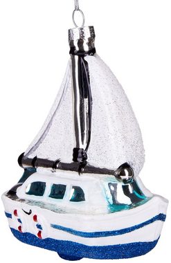 BRUBAKER Christbaumschmuck Mundgeblasene Weihnachtskugel Weißes Segelboot, maritimer Weihnachtsanhänger aus Glas, handbemalt - 12 cm