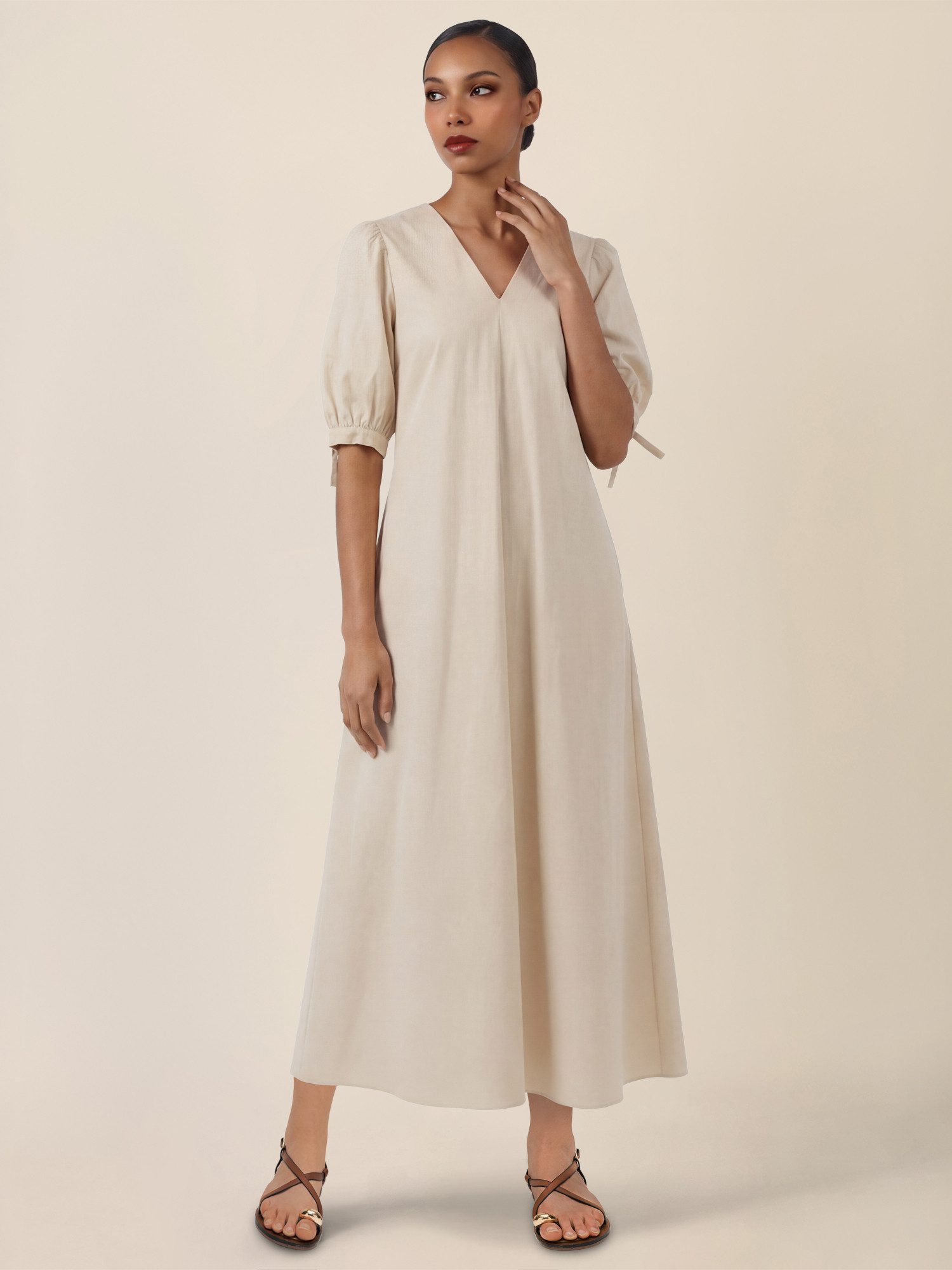 Apart Maxikleid mit Puffärmeln und V-Ausschnitt