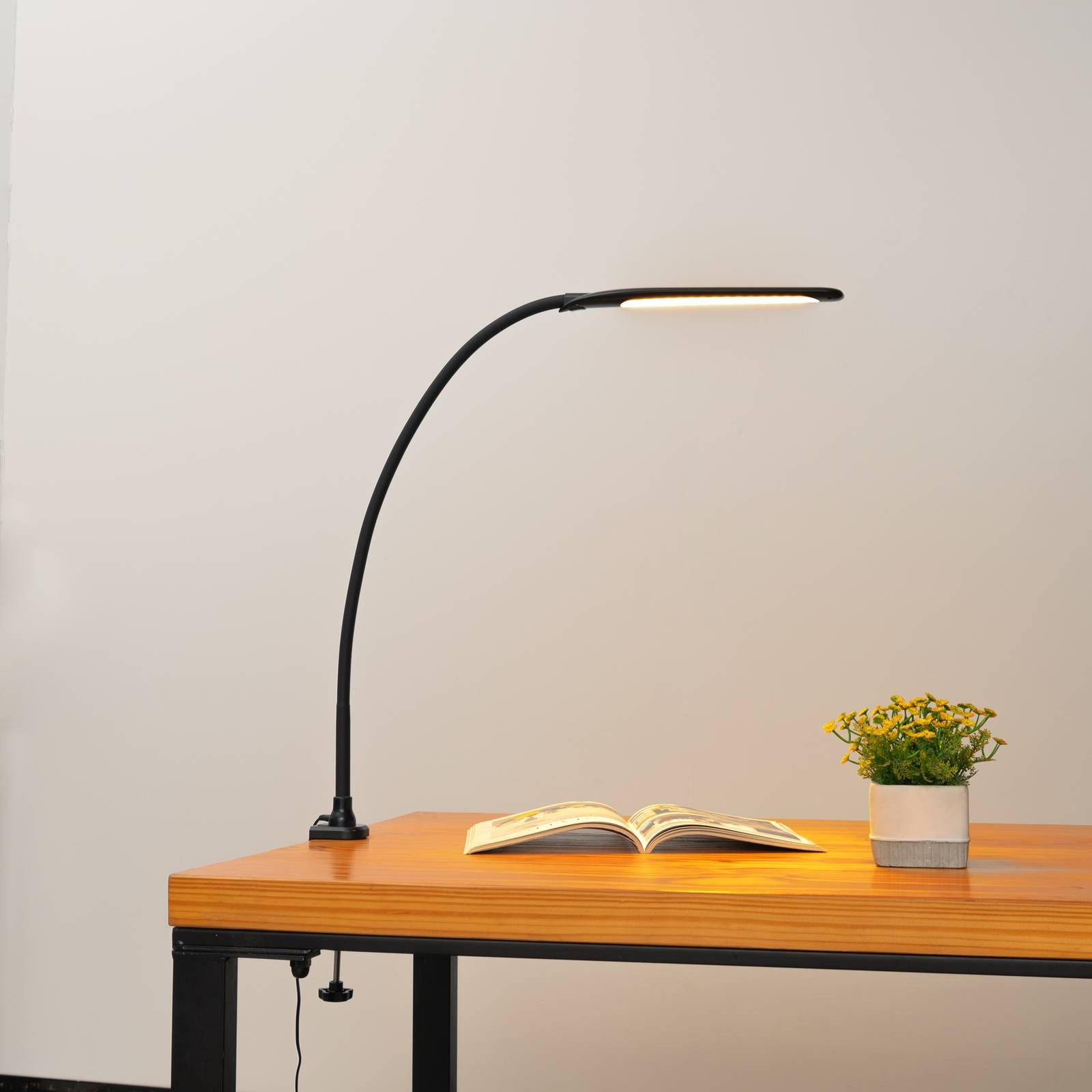Lindby Klemmleuchte Nilay, Enthalten, 1 x 7 W LED, Farbwechsel warmweiß / tageslicht