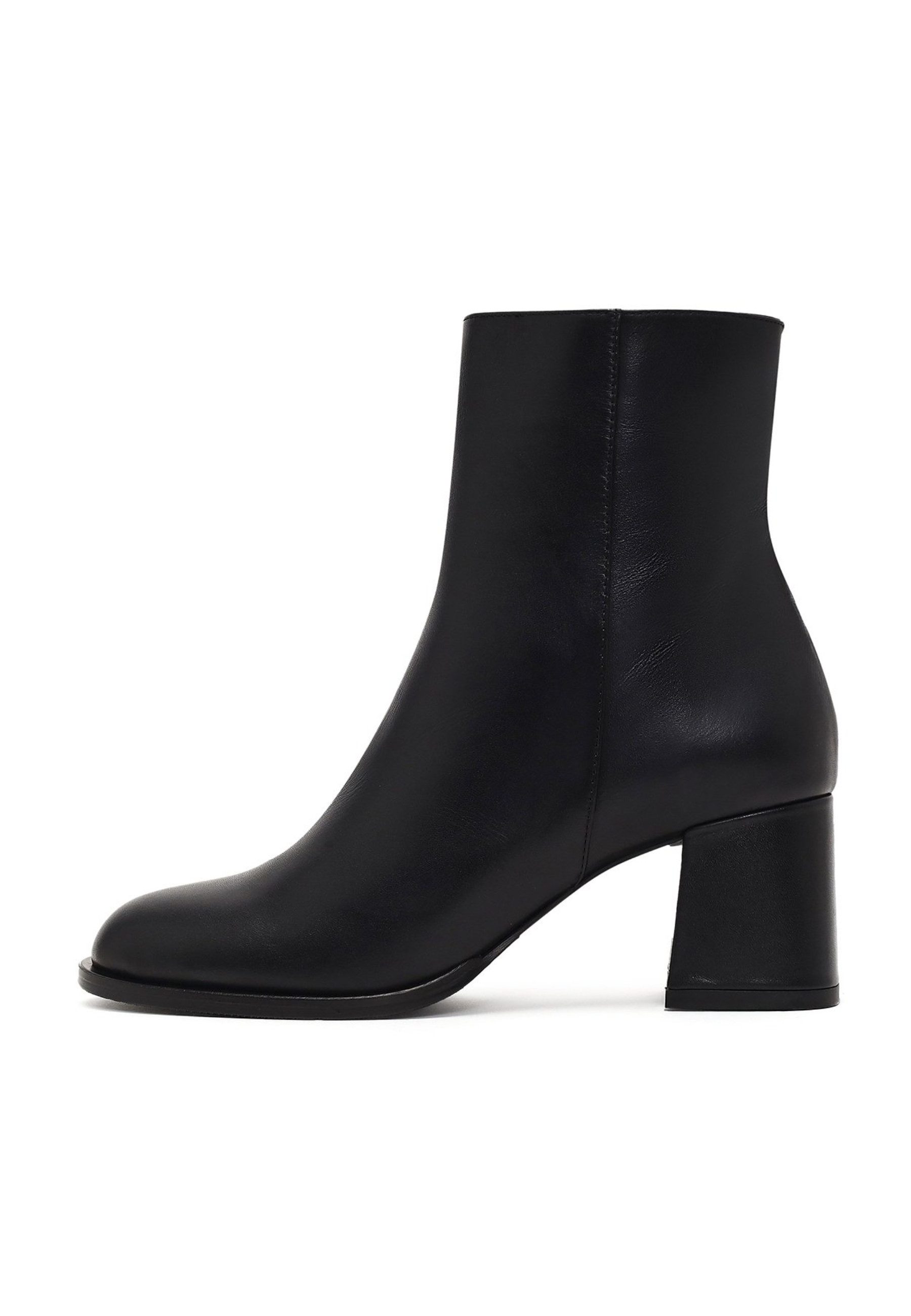 Absatz-Stiefeletten aus Leder Ankleboots
