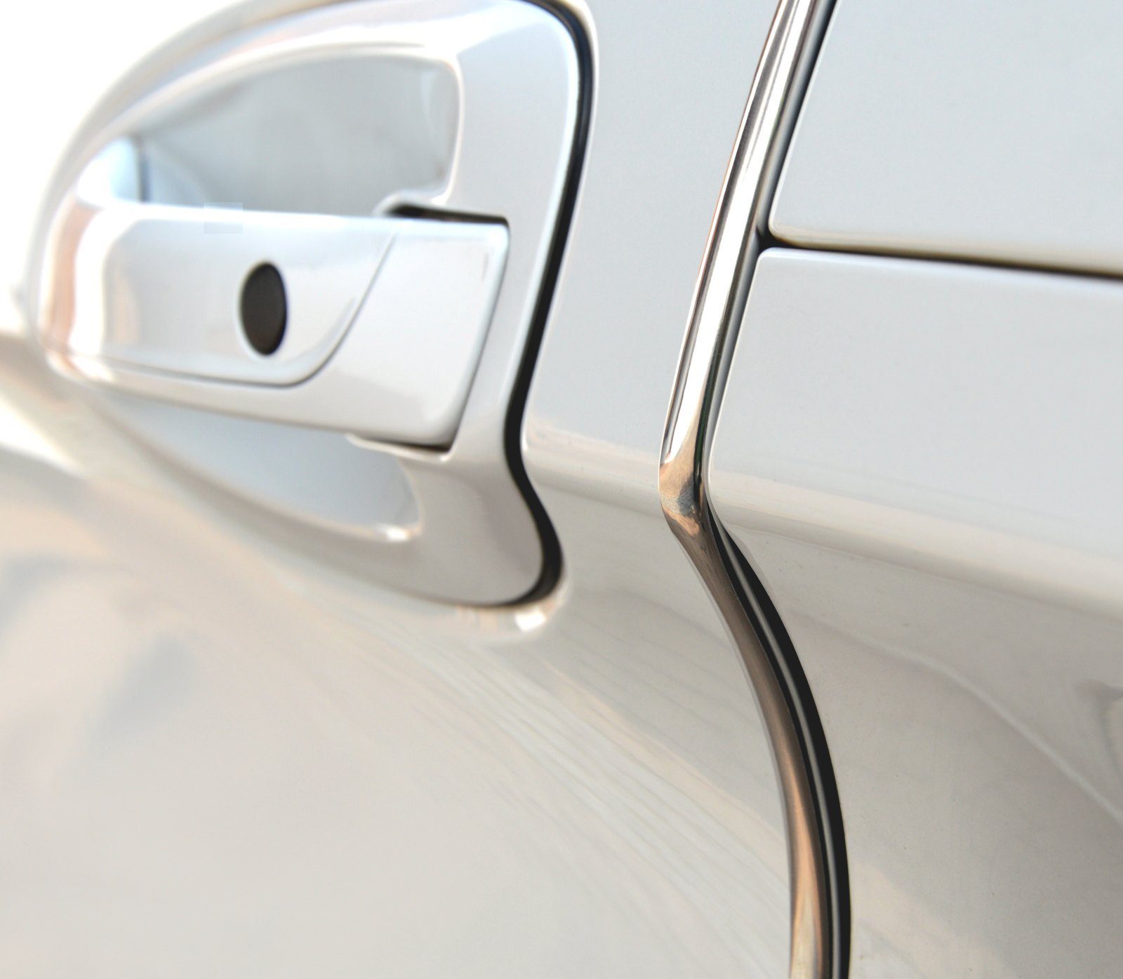 CarStyling Zierleisten-Aufkleber Auto Chrom Zierleiste 3 m lang 7 mm breit  3 mm hoch wetterfest UV-resistent
