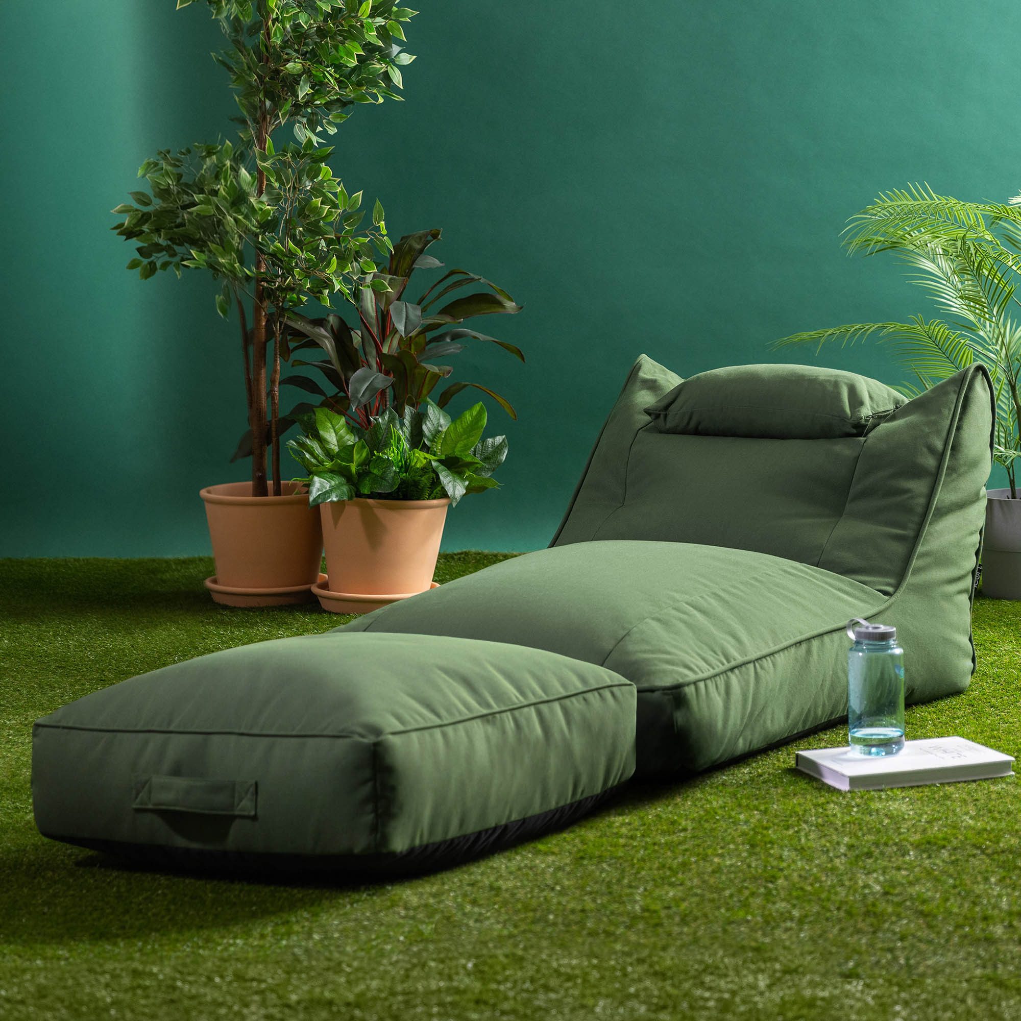 icon Sitzsack Liege aus Olefin „Nova“, mit Bodenkissen (Spar-Set, 1 x Sitzsack, 1 x Hocker), Made in Germany, UV-beständig, wetterfest