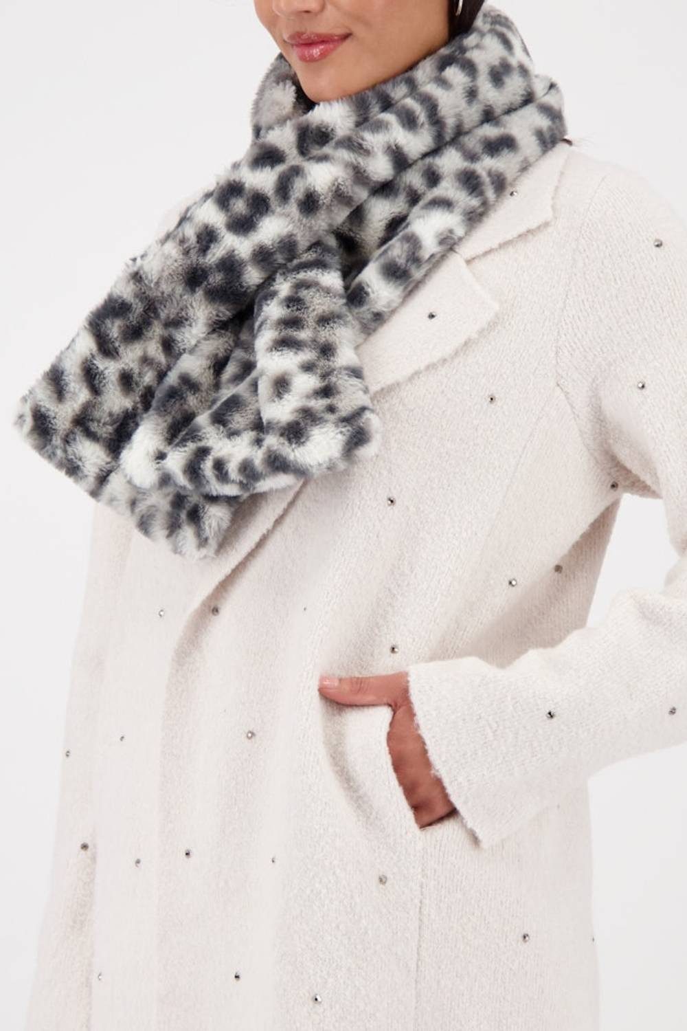 Monari Modeschal 809249, Kunstfell-Kreruzschal