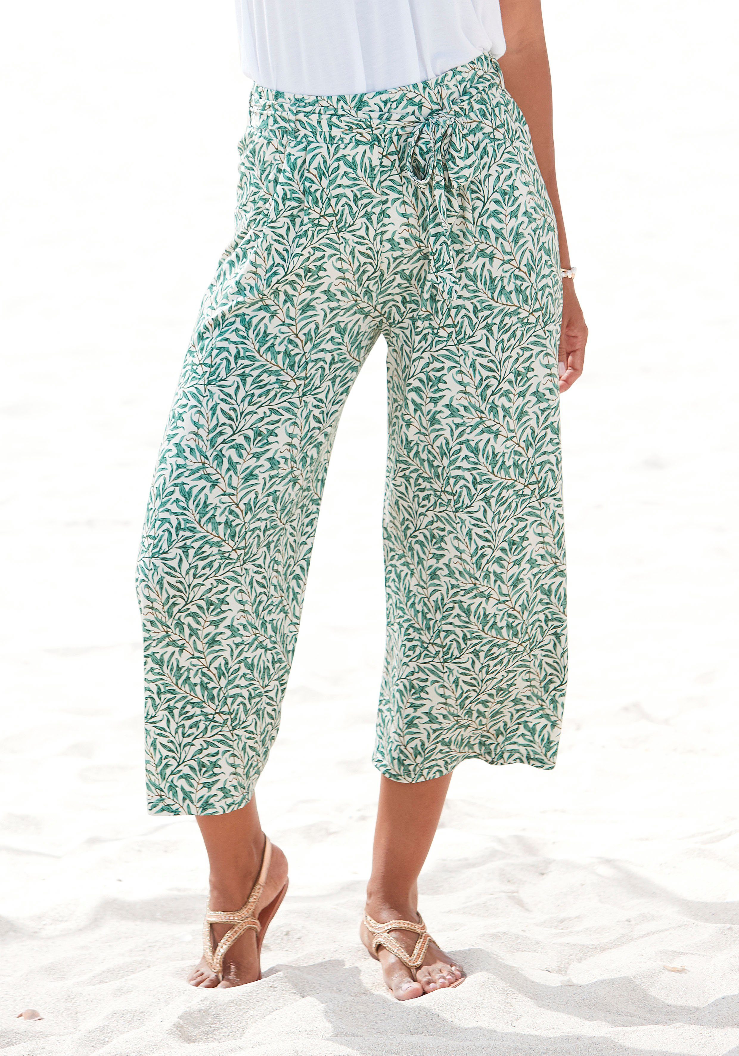 Beachtime Culotte (mit Bindegürtel) mit Blätterdruck und Bindeband, luftig-leichte Sommerhose grün bedruckt