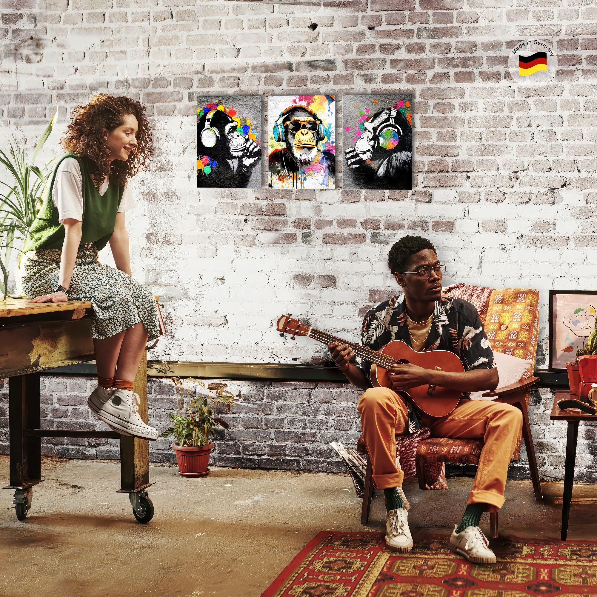 Novart Wandbild Set Banksy Style Collage 3 Bilder Wohnzimmer Streetart, Affe mit Kopfhörer – Bild 4 von 5