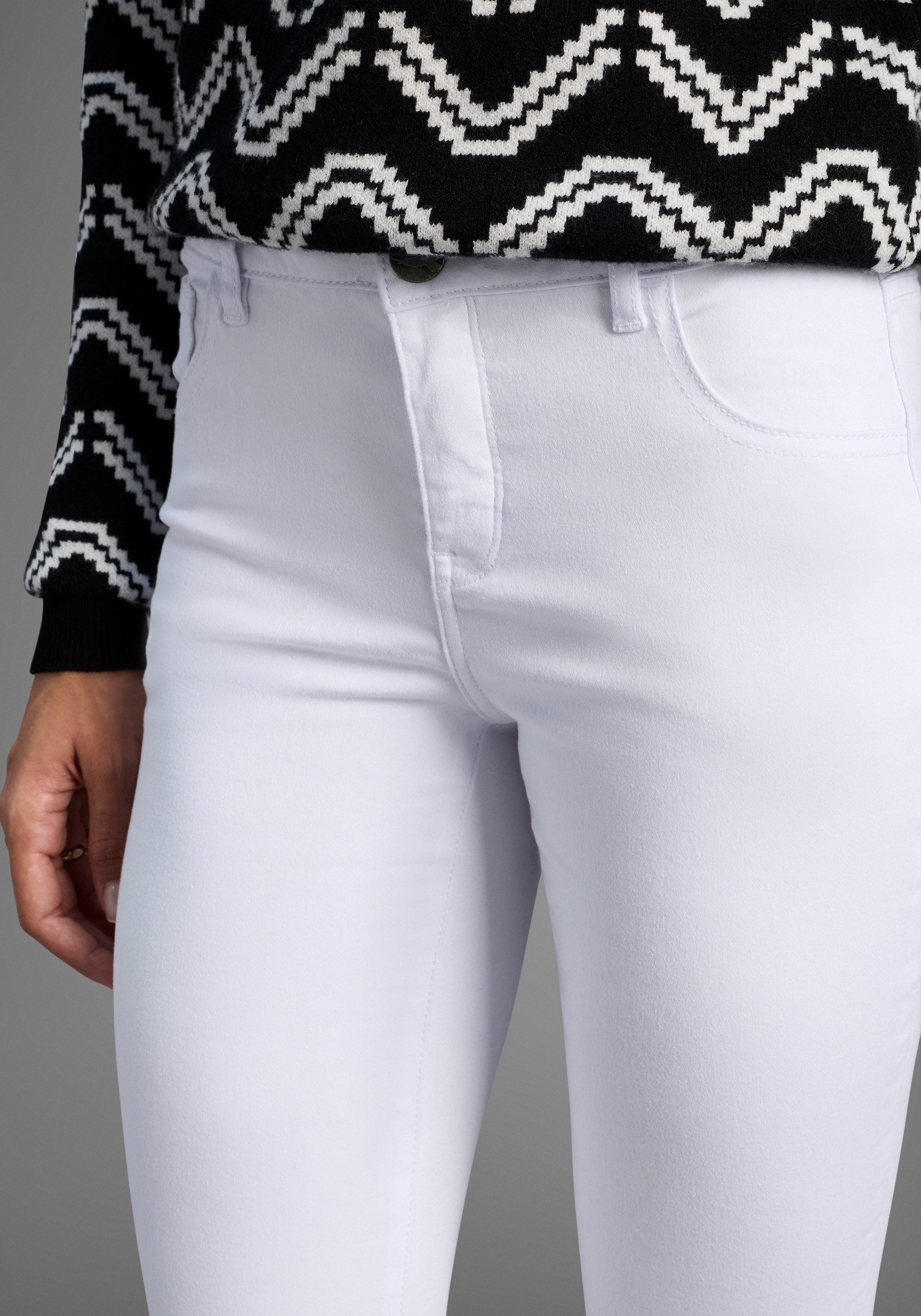 Arizona Skinny-fit-Jeans Ultra-Stretch extra-enger Beinverlauf, normale Leibhöhe, mit Eingrifftaschen