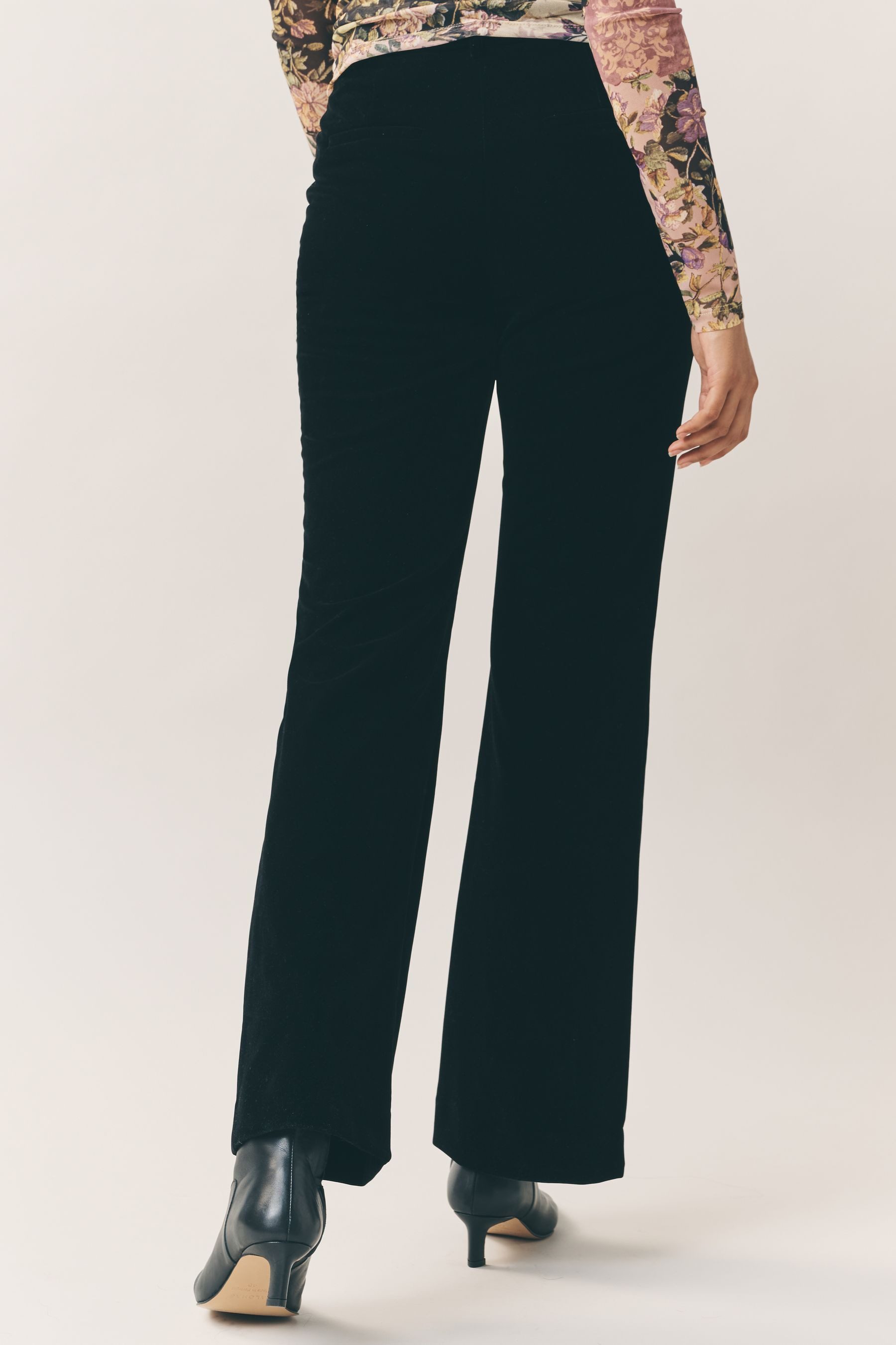 Next Anzughose Slim Fit Schlaghose aus Samt (1-tlg)