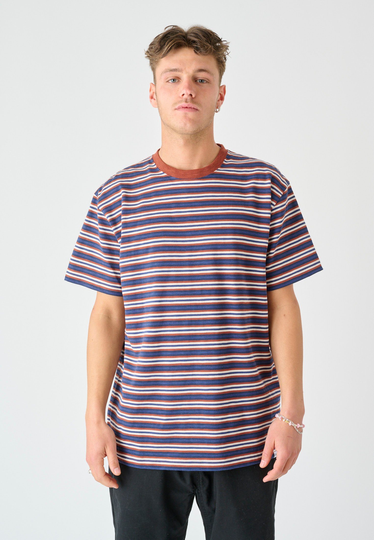 T-Shirt mit trendigem Hugger Cleptomanicx Streifenmuster Stripe