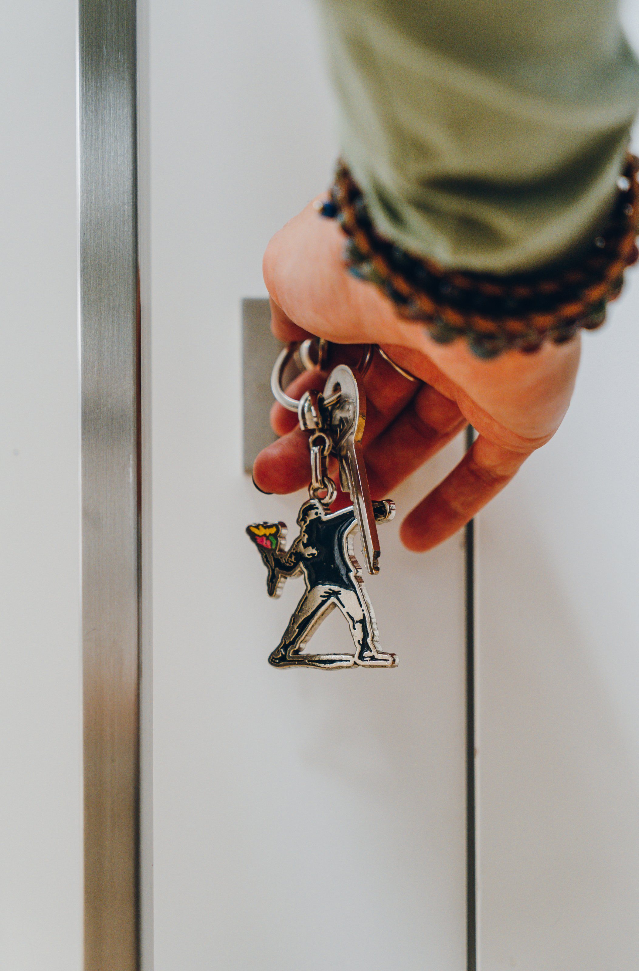 AvantgART Schlüsselanhänger Schlüsselanhänger von Banksy, Girl with Balloon, Banksy Kunstdruck