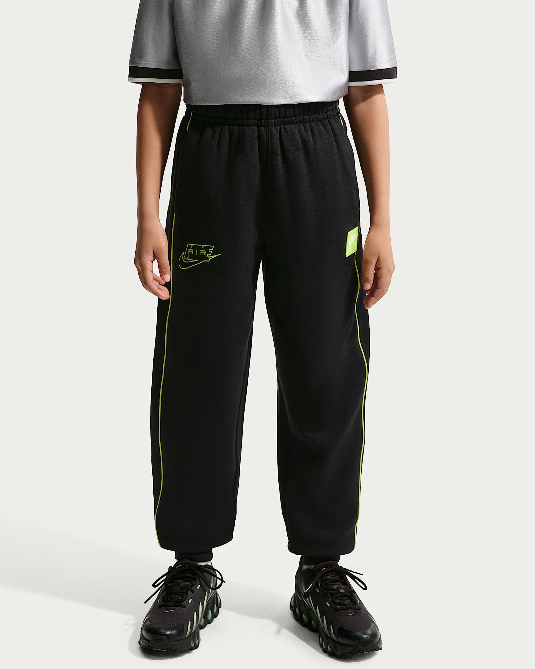 Nike Sportswear Sporthose K NK AIR FLC JGGR für Jugendliche, mit sportlichem Schnitt, aus Baumwolle und Polyester