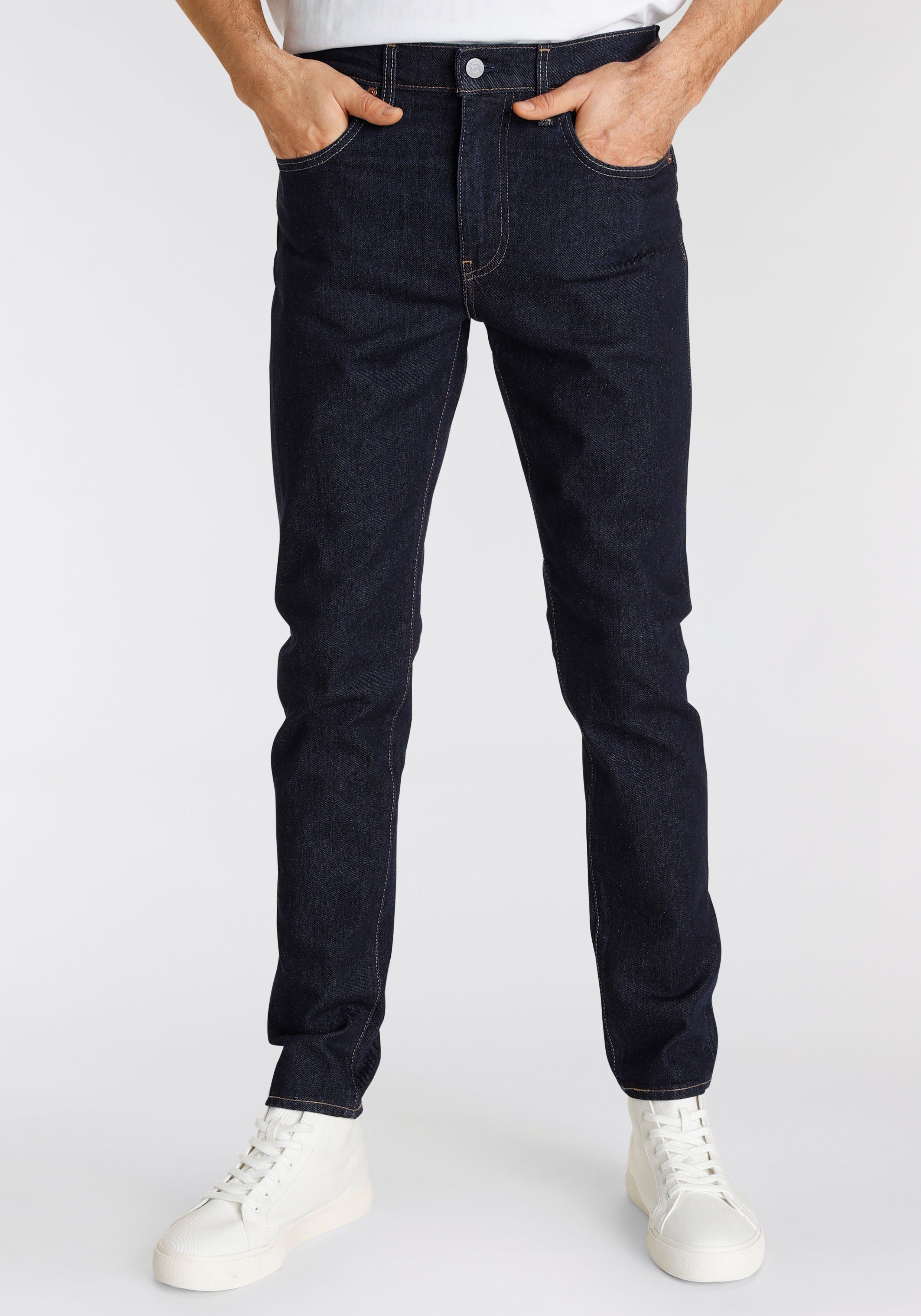 Levi's® Tapered-fit-Jeans 512 Slim Taper Fit mit Markenlabel dark indigo