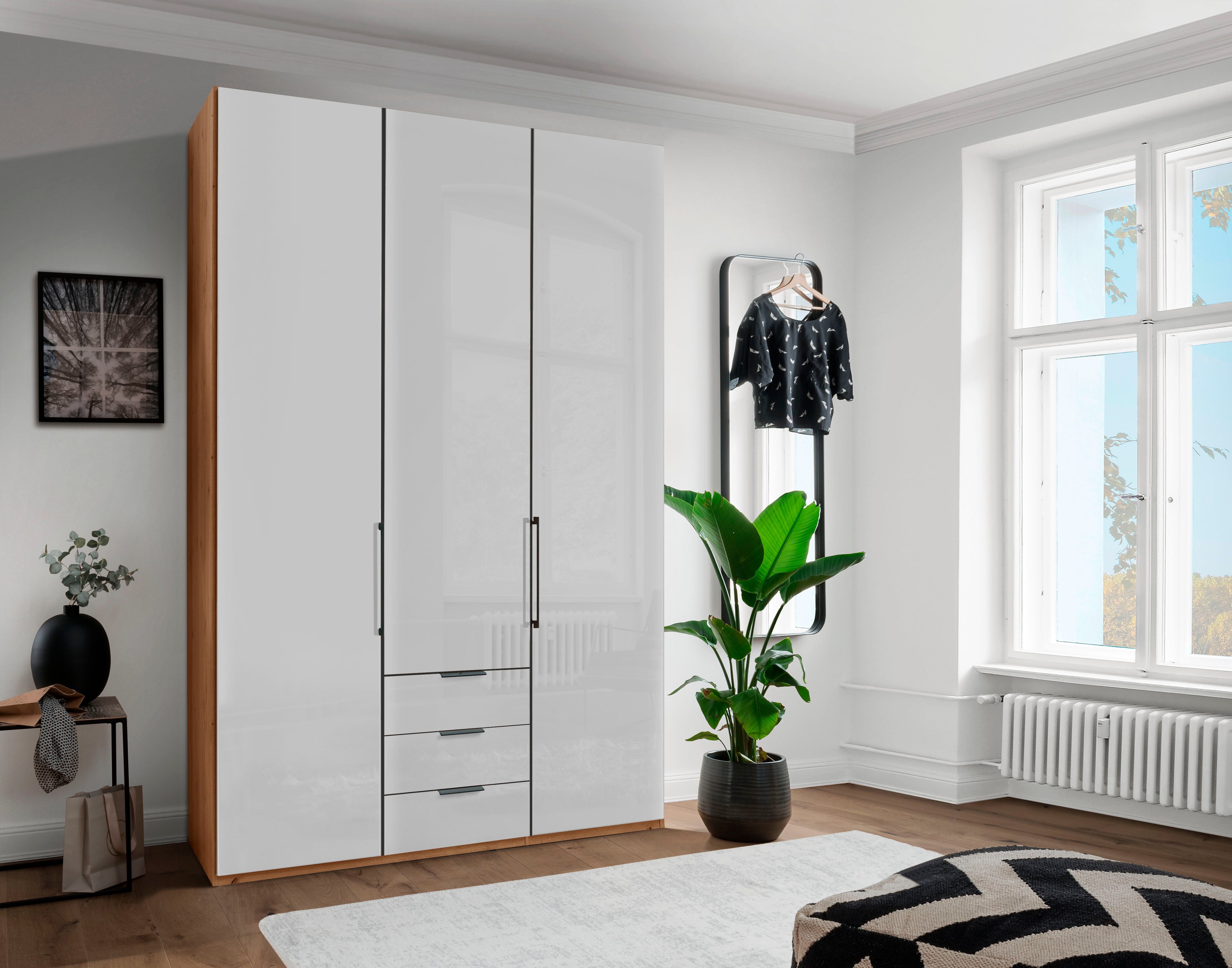 WIEMANN Drehtürenschrank Monaco mit Glasfront sowie hochwertigen Beschlägen inkl. Dämpfung