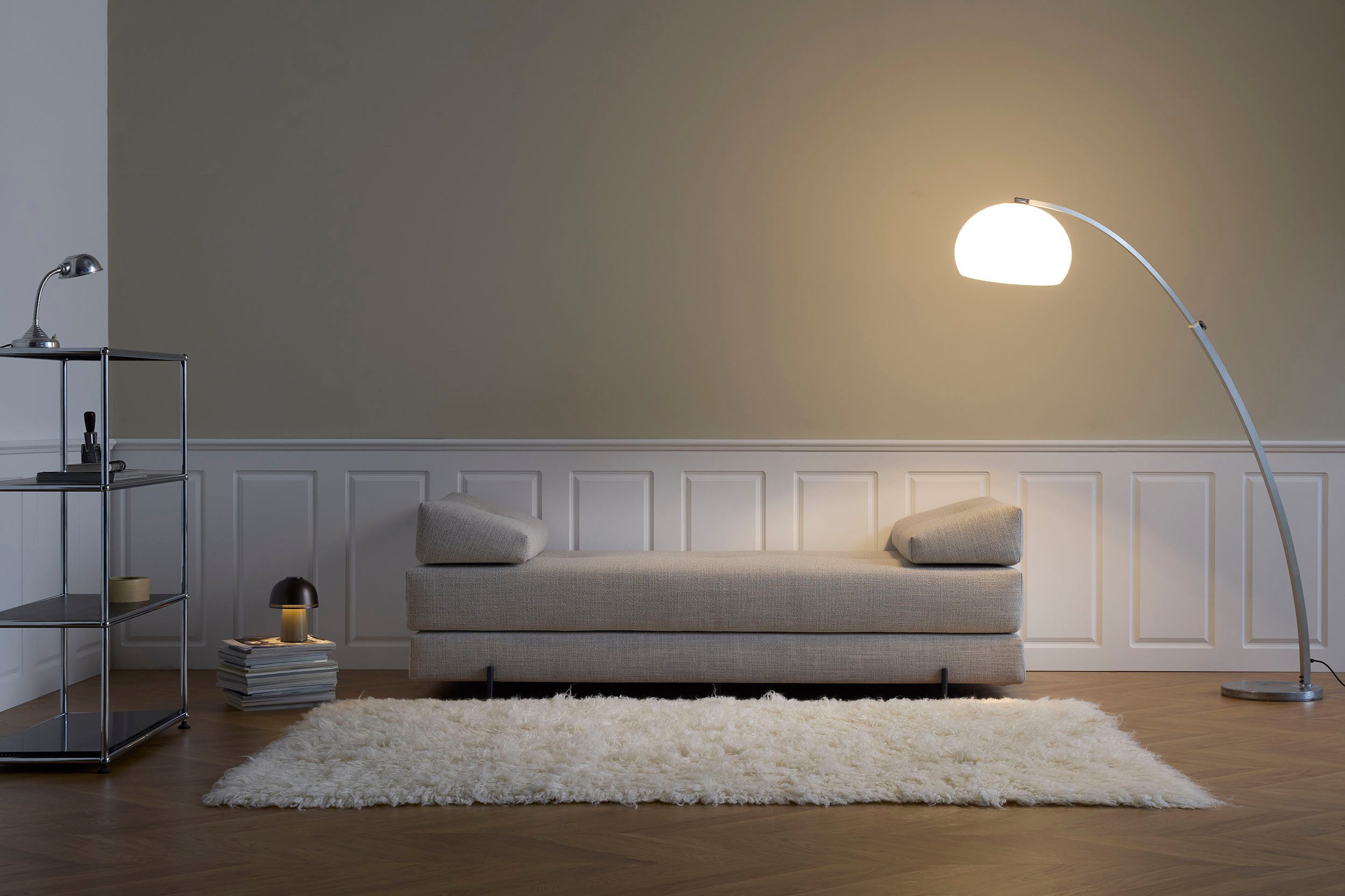 INNOVATION LIVING ™ Stapelliege Sigmund 579 Eiche-Beine, Daybed mit zwei Federkernmatratzen, Fußteil schwarz