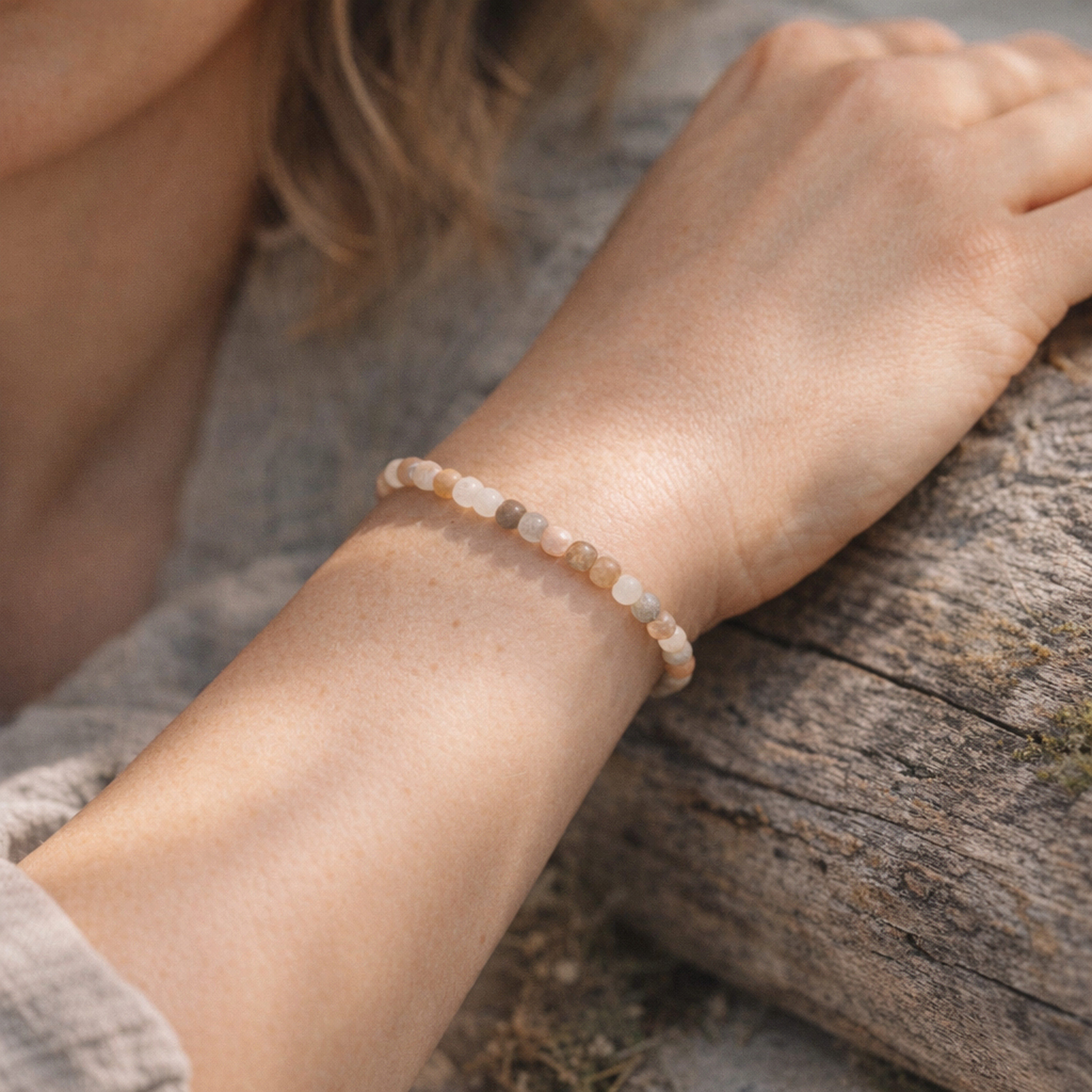 Lebensquelle Plus Armband Mondstein Mini-Kugelarmband, 4 mm – Bild 2 von 5