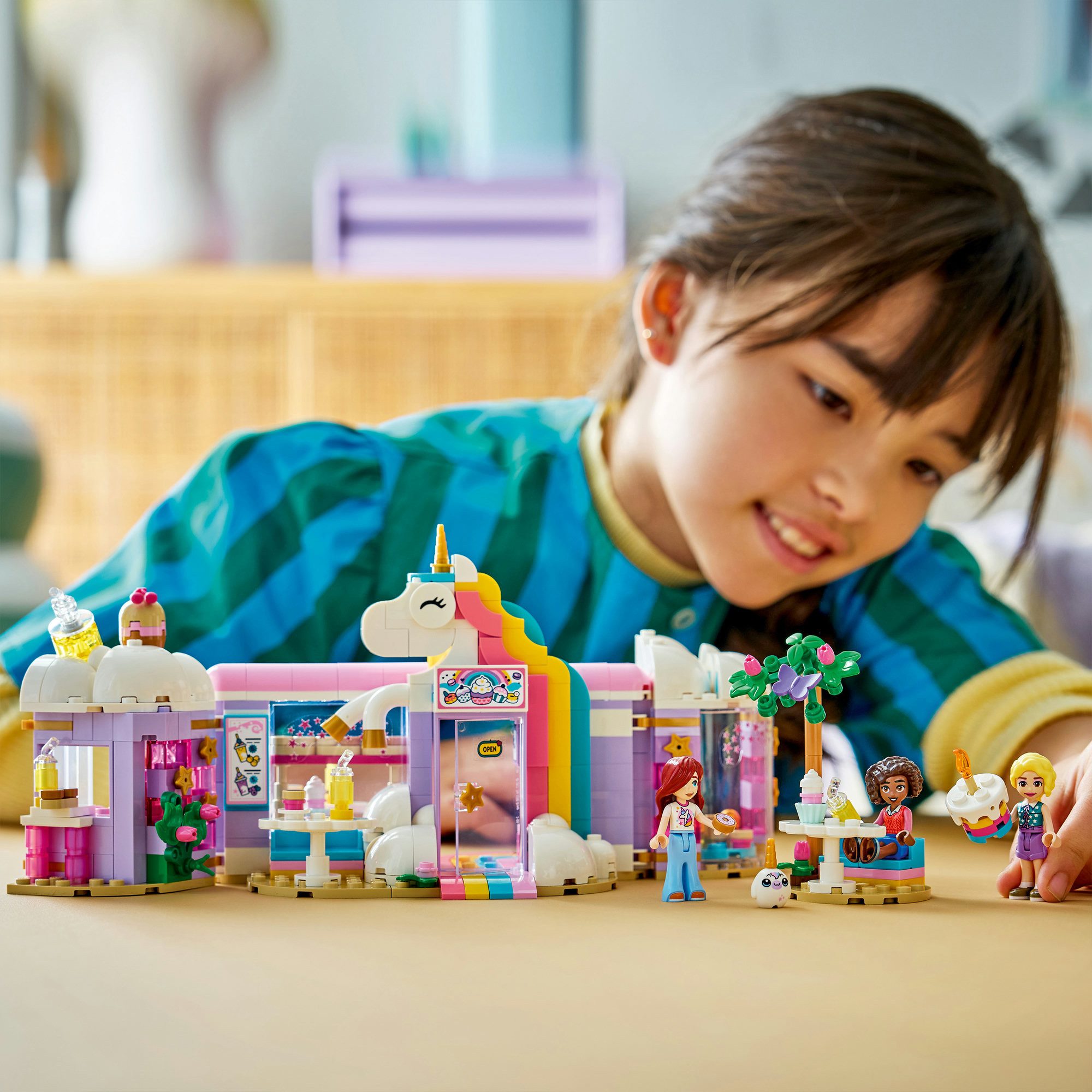 LEGO® Einhorn-Traumcafé (42684), LEGO Friends Konstruktionsspielsteine, (475 St), Made in Europe