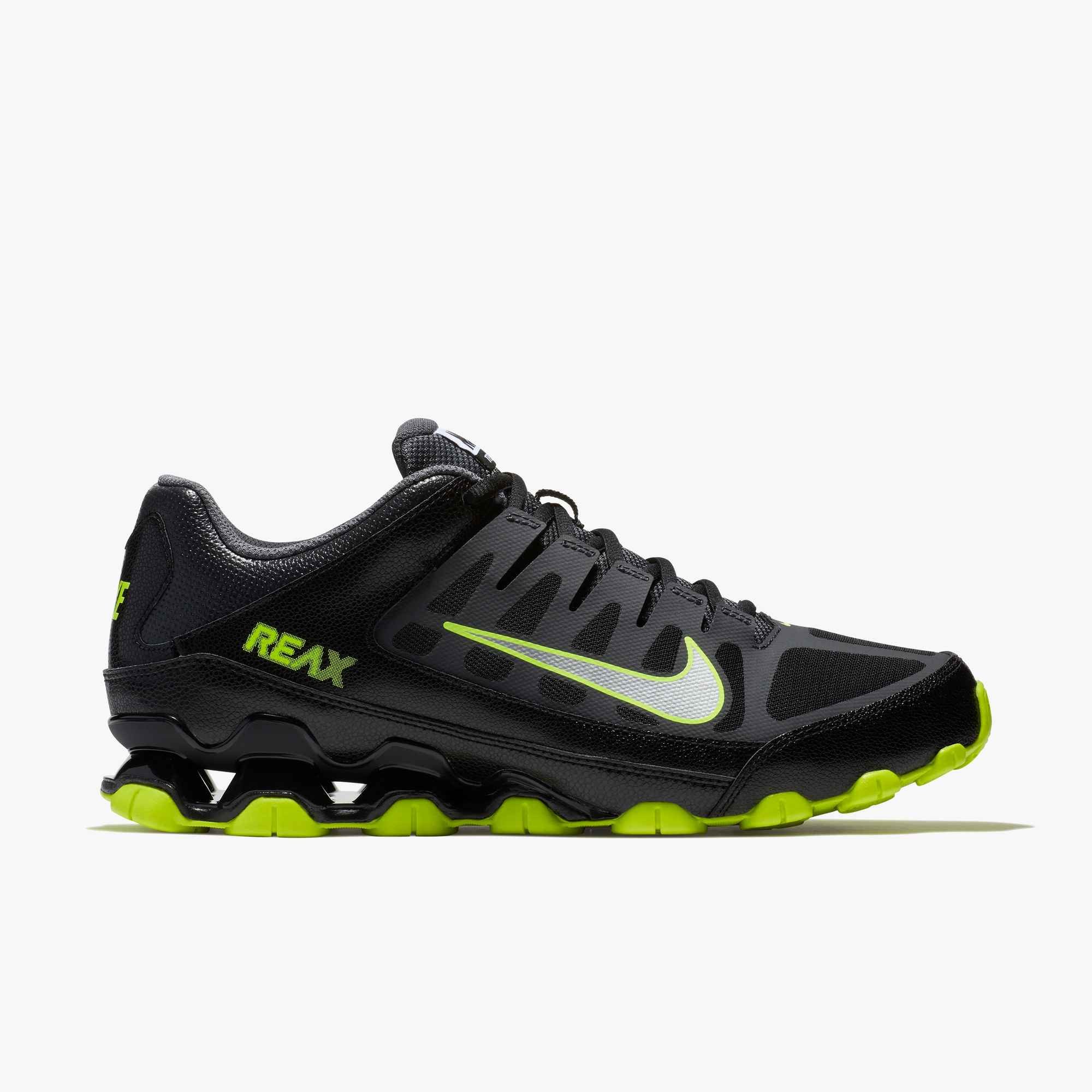 Nike Reax 8 TR Trainingsschuh inspiriert vom Design des Nike Shox TL