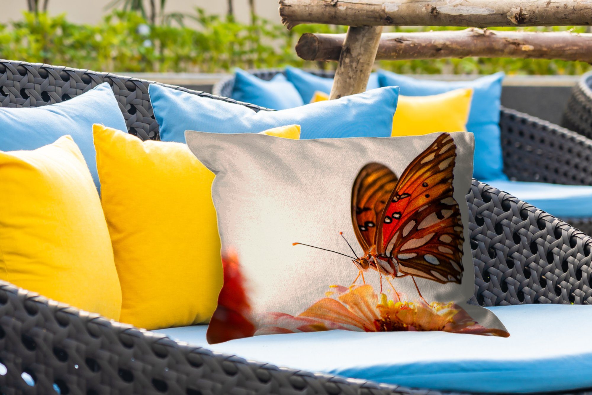 Schmetterling Polyester, - - Insekten, Blume Dekokissen Dekokissenbezug, Kissenhülle - Outdoor-Dekorationskissen, Orange MuchoWow