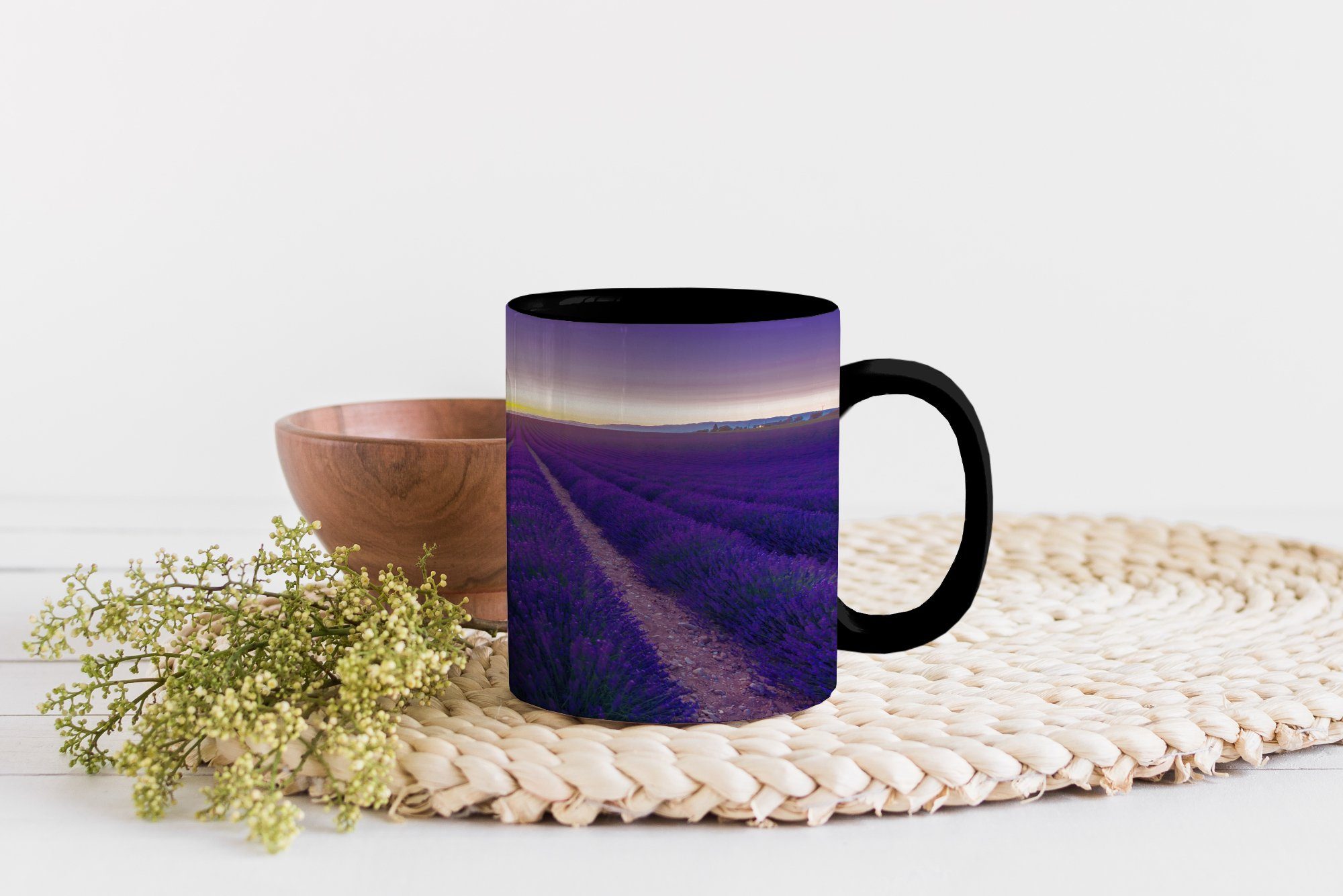 Reihen über Kaffeetassen, MuchoWow Keramik, einem Farbwechsel, Himmel Geschenk Lila Tasse Lavendelfeld, Zaubertasse, Teetasse, in