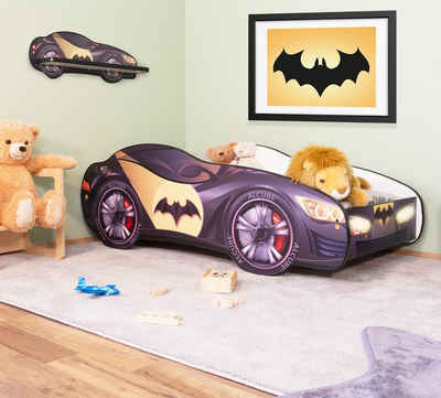 Alcube Autobett Racer (Komplett-Set Bett mit Matratze und Lattenrost), Kinderbett Autobett 70x140 cm PKW Bat Car mit LED und Wandregal