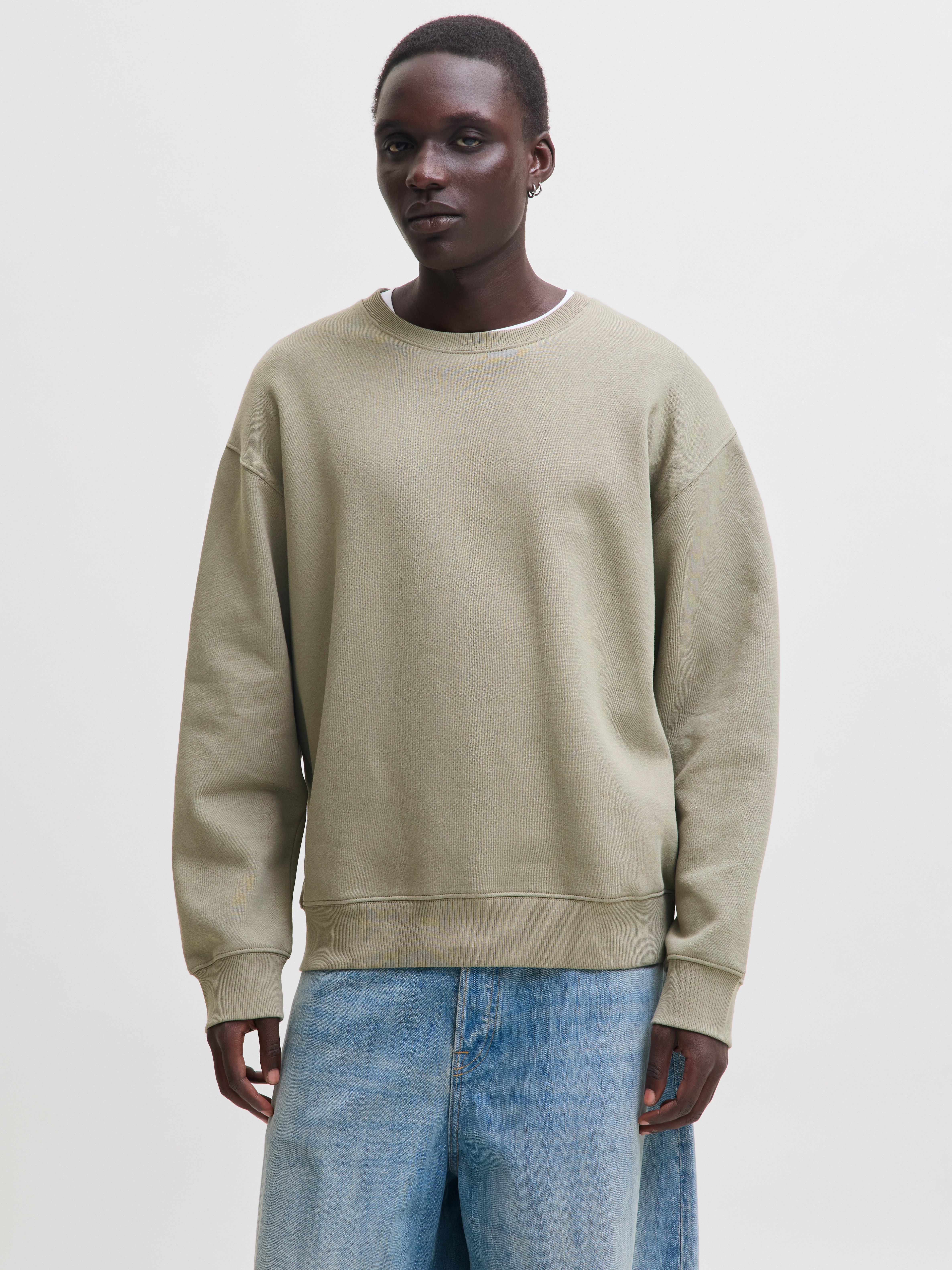 Jack & Jones Sweatshirt JJEACE SWEAT CREW NECK NOOS Baumwollmischung, locker geschnitten