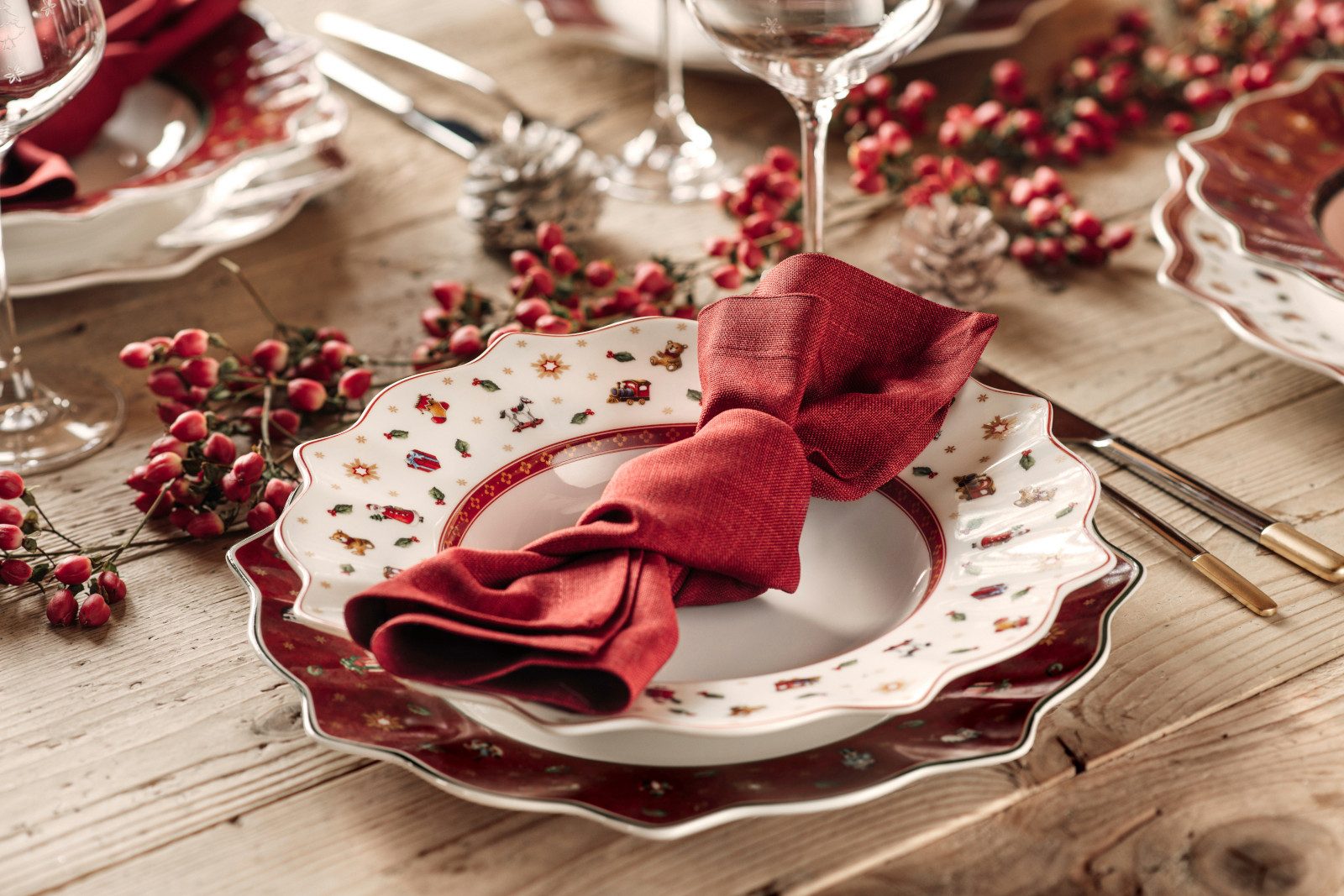 Villeroy & Boch Teller-Set Toy's Delight Speiseteller rot 29 cm Set6, Premium Porcelain – Bild 3 von 4