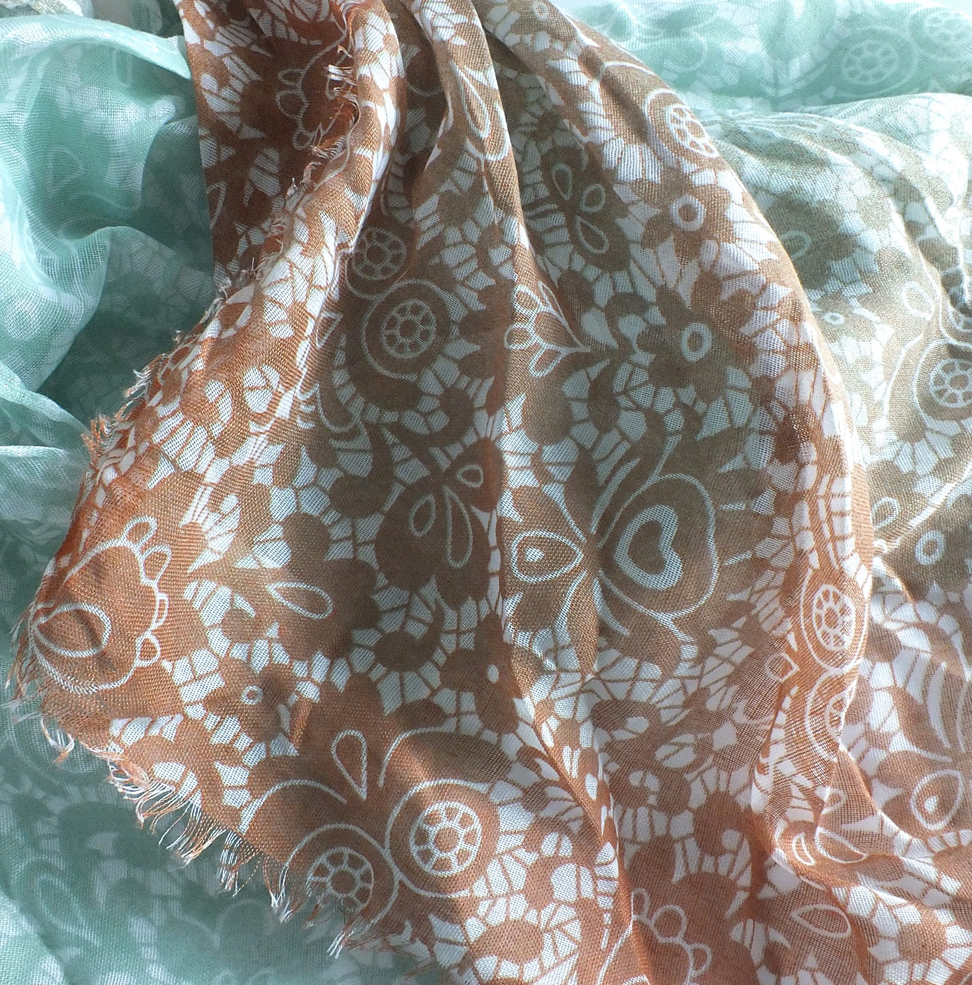 chic4home Schal Dreamy Flair, (1-St. 1-teilig), sommerlicher Damen Schal Farbverlauf floraler Druck
