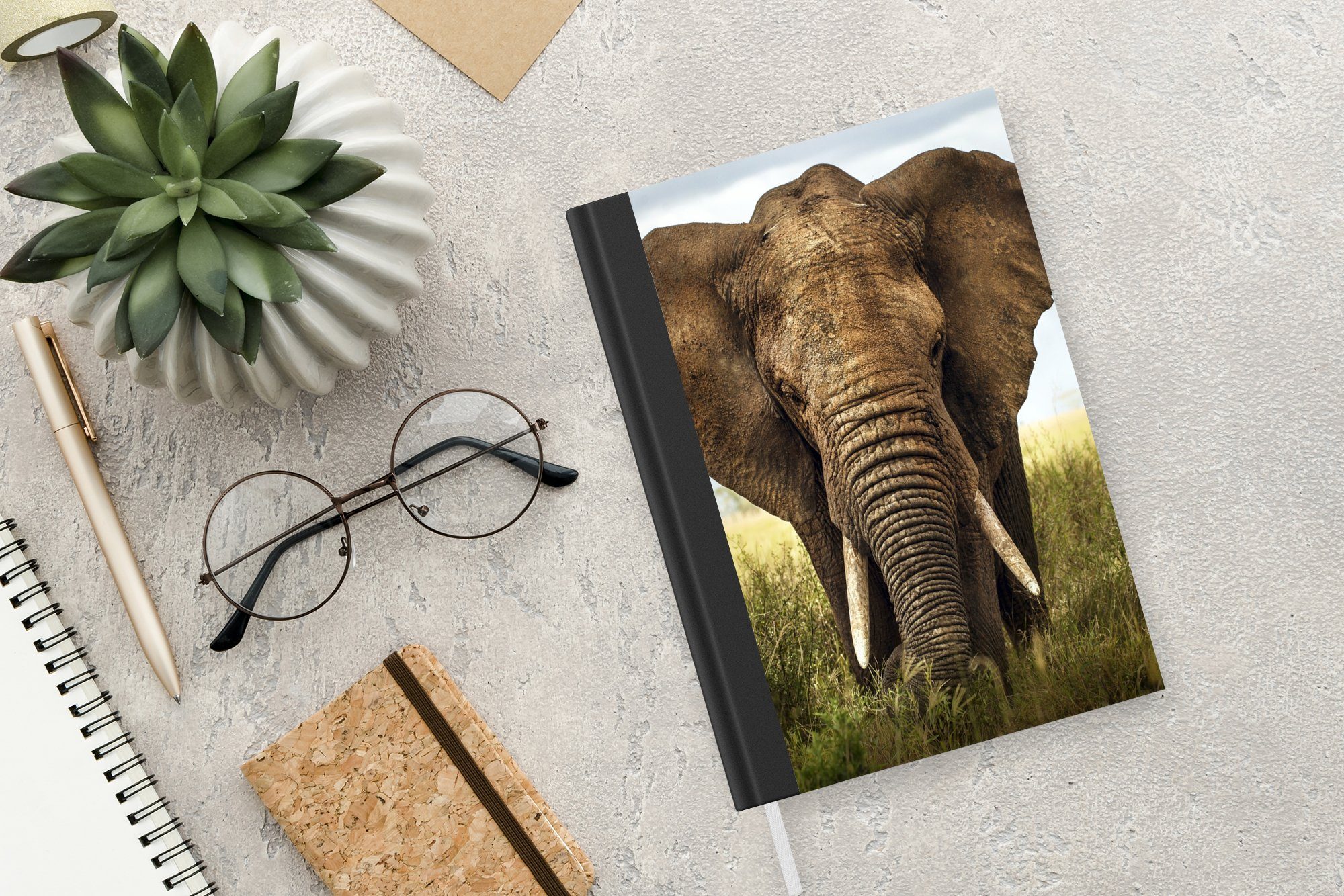MuchoWow Notizbuch Tagebuch, Natur, - Notizheft, Elefant - Seiten, - Journal, 98 A5, Haushaltsbuch Gras Merkzettel, Tiere