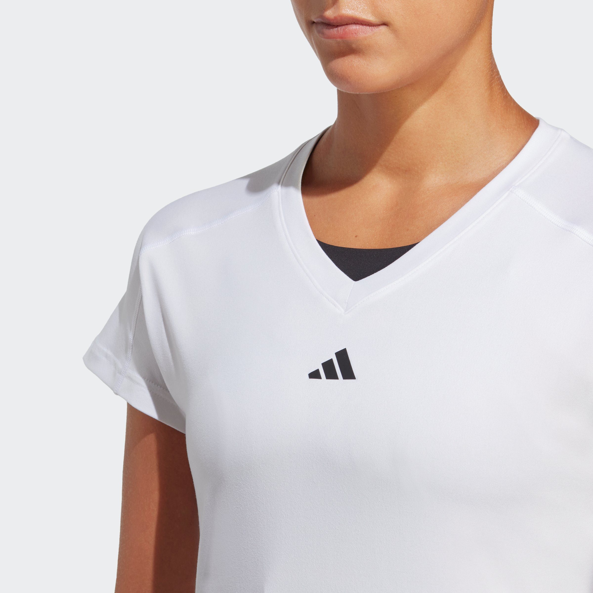 Performance V-NECK MINIMAL ESSENTIALS T-Shirt White AEROREADY BRANDING TRAIN adidas