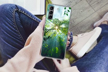MuchoWow Handyhülle Die Sonne scheint durch die Wälder eines Regenwaldes in Malaysia, Phone Case, Handyhülle Samsung Galaxy S21 Plus, Silikon, Schutzhülle
