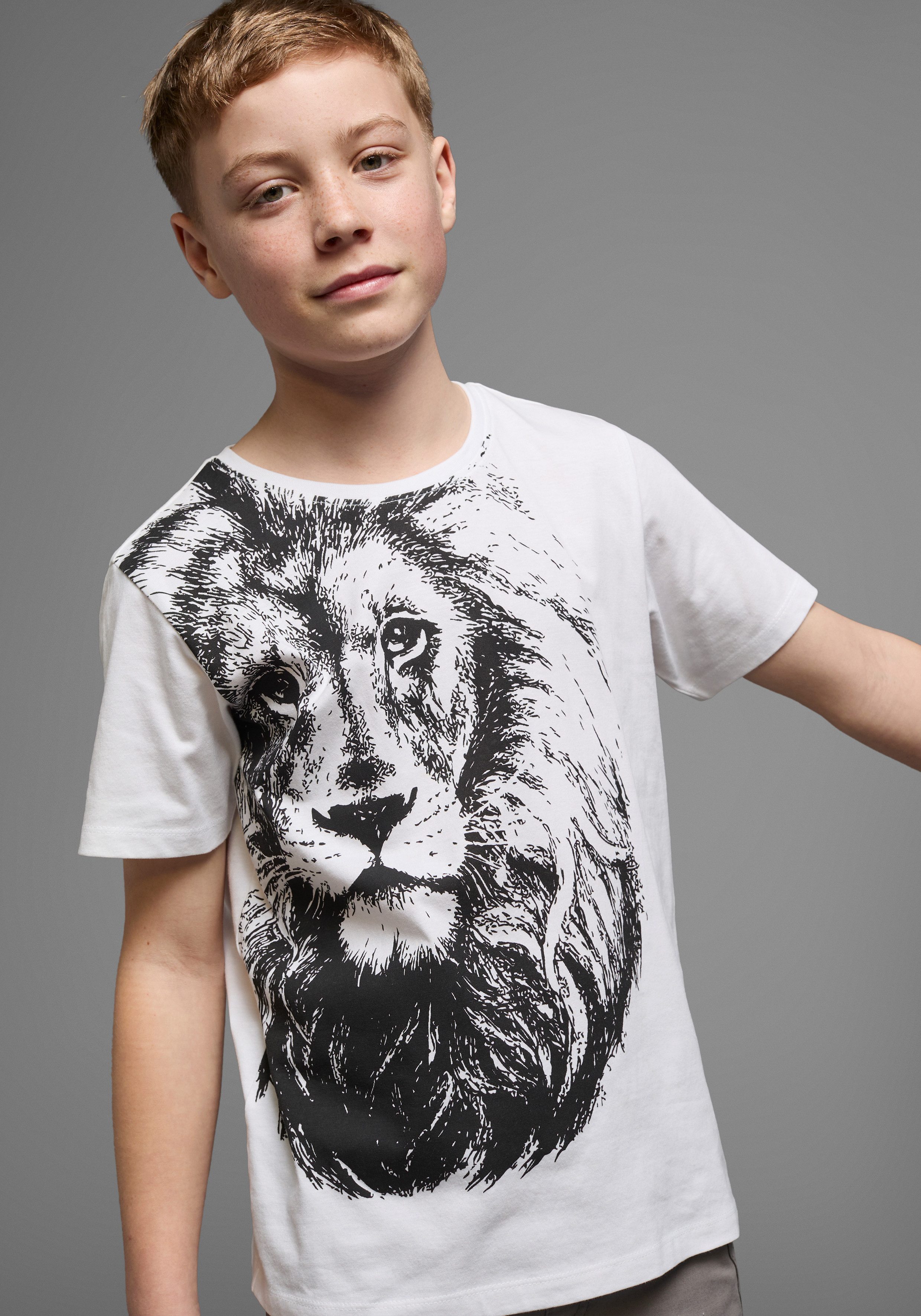 KIDSWORLD T-Shirt Mit coolem LÖWEN-Print Kurzarm, Basic-Passform, bedruckt, Rundhalsausschnitt