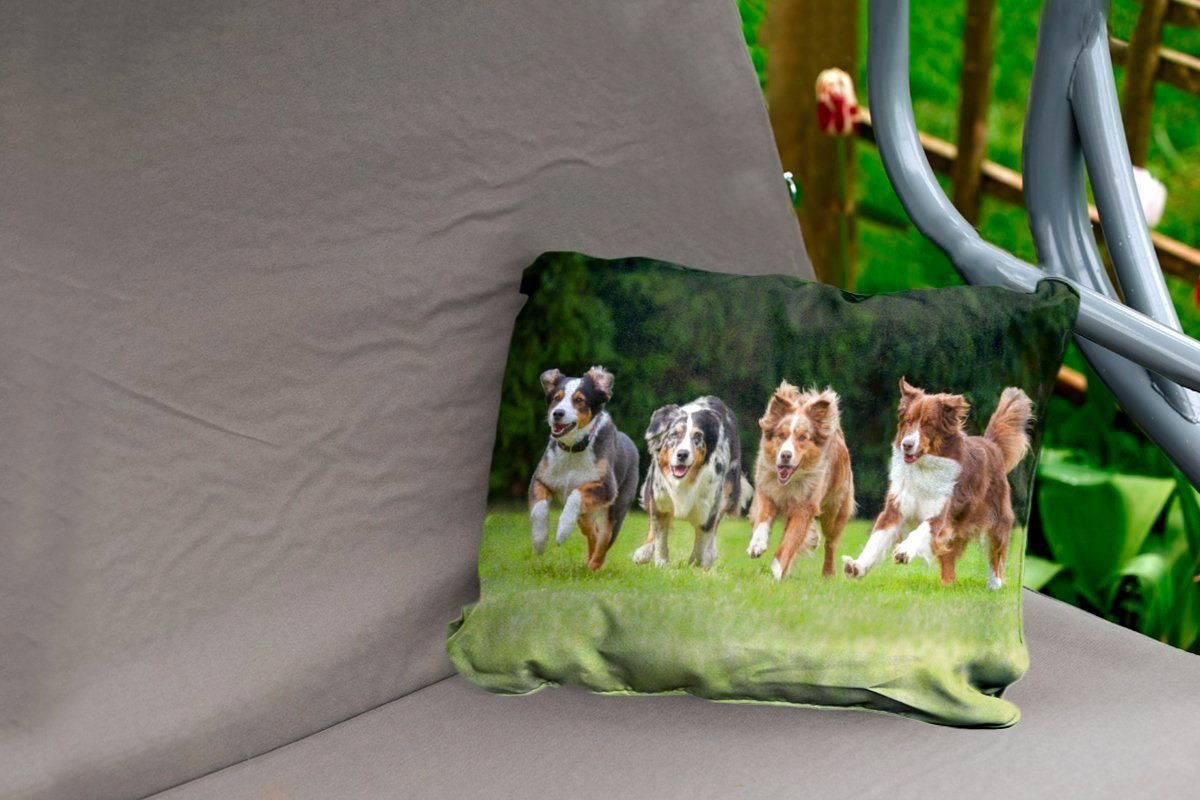 4 Polyester, Hunde MuchoWow Dekokissen Dekokissenbezug, Reihe, Outdoor-Dekorationskissen, in einer laufen Kissenhülle