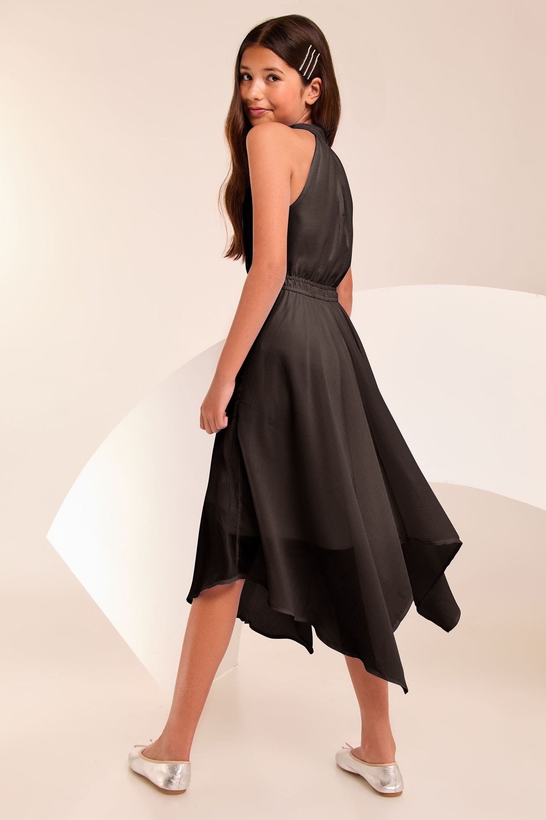 LIPSY Partykleid Lipsy festliches Neckholder-Kleid mit Zipfelsaum (1-tlg)