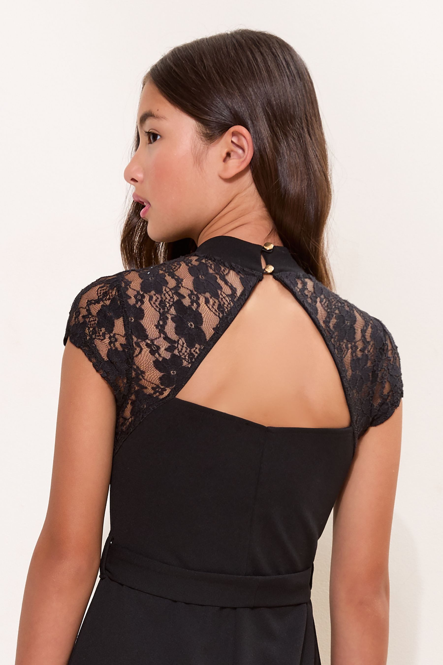 LIPSY Jumpsuit Lipsy Jumpsuit mit Flügelärmeln und Spitzendetail (2-tlg) – Bild 2 von 5