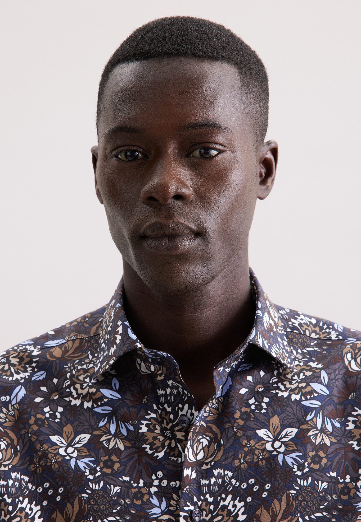 seidensticker Businesshemd Schwarze Rose Comfort 1/1 Kentkragen Geblümt