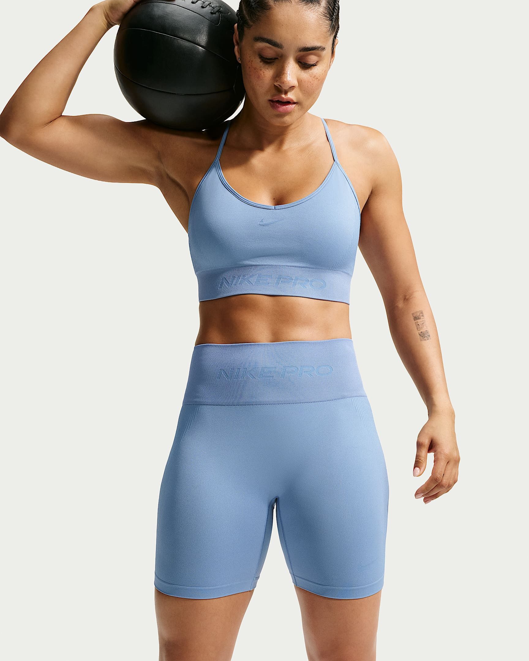Nike Trainingstights Nike Pro Seamless Women's Dri-FIT High-Waisted 5" Biker Shorts nahtloses Design, hoher Bund