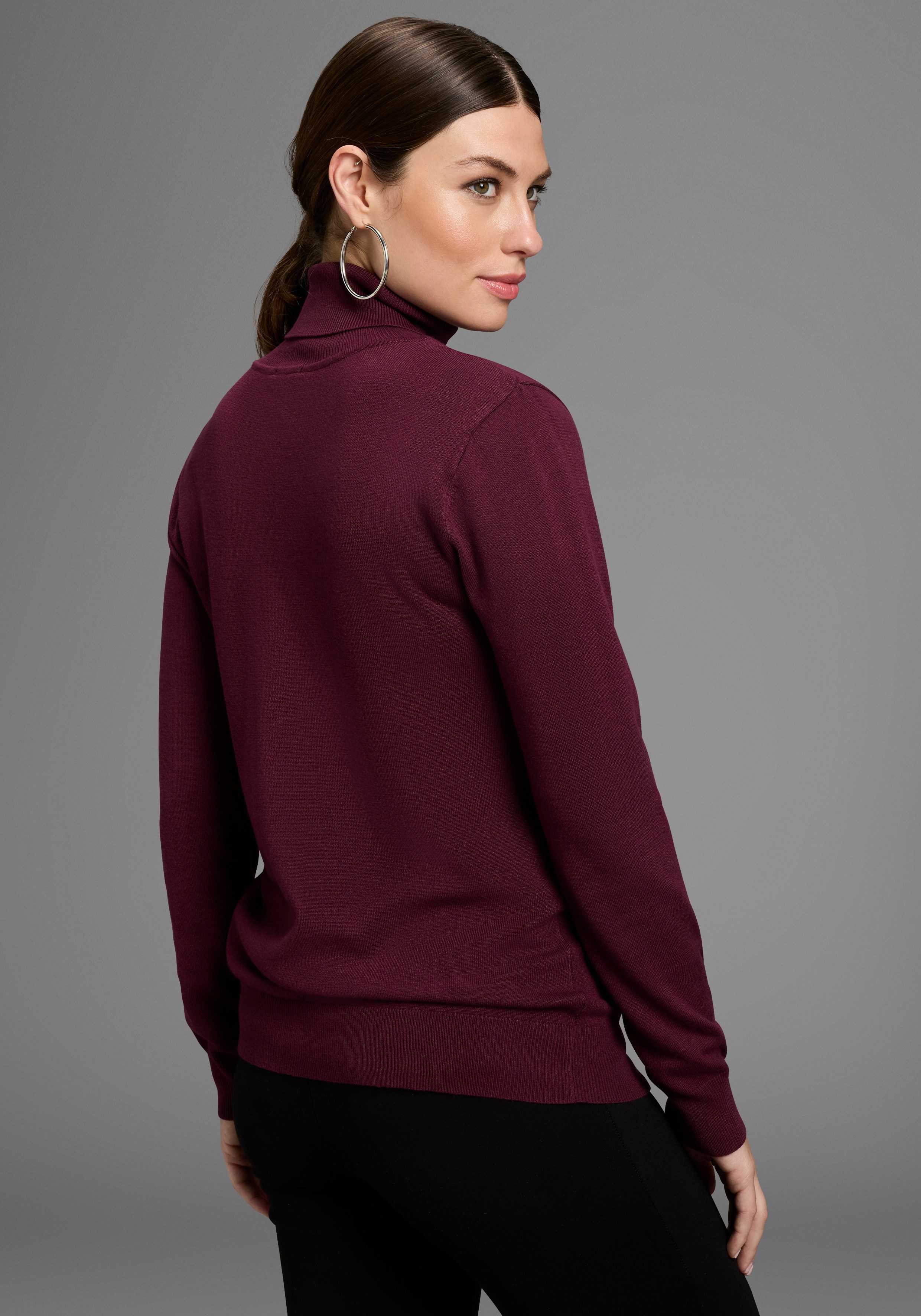 Bruno Banani Rollkragenpullover mit Metalllogo günstig online kaufen