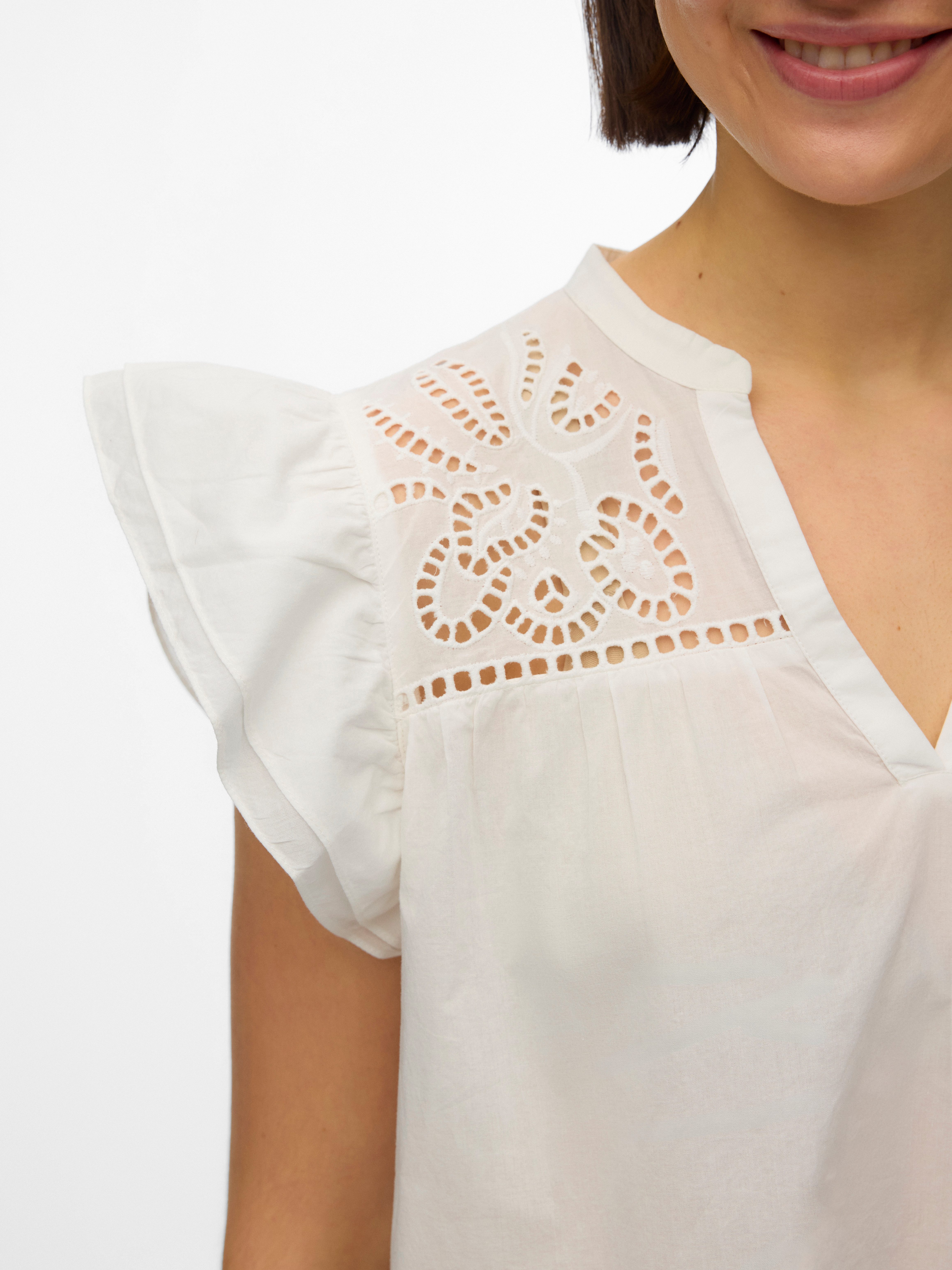 Vero Moda Kurzarmbluse VMLINE SS V-NECK TOP WVN NOOS Baumwolle, Lochstickerei