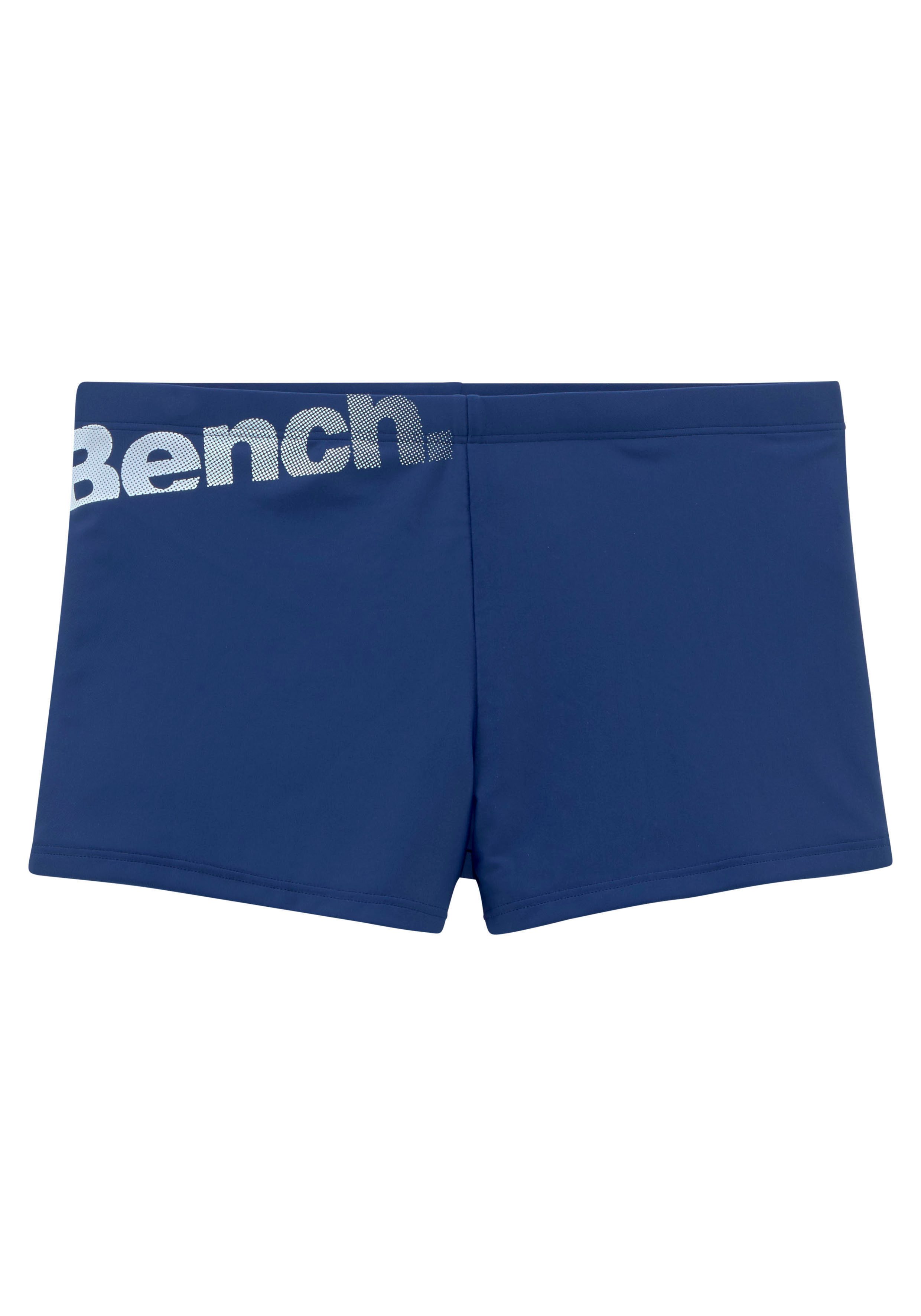 Bench. Boxer-Badehose mit Bench-Schriftzug