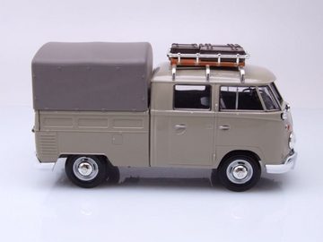 Motormax Modellauto VW T1 Bus Pritsche Plane mit Gepäck grau Modellauto 1:24 Motormax, Maßstab 1:24