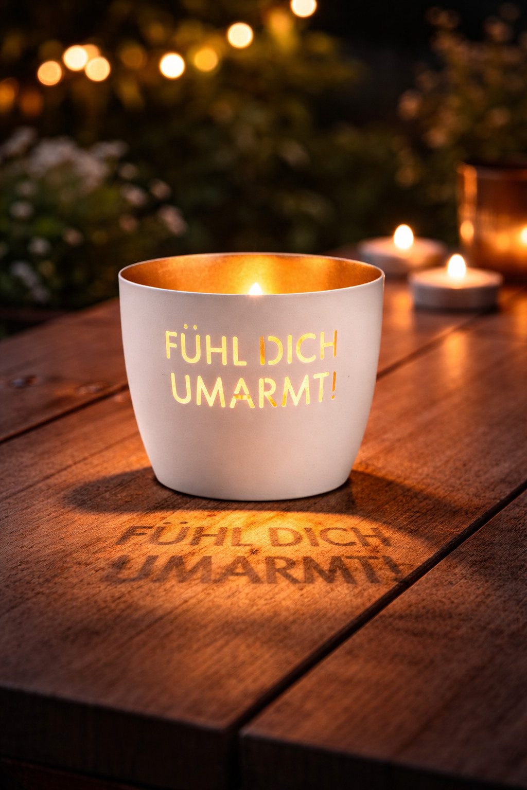 Giftcompany Kerzenhalter Giftcompany Windlicht Madras mit 10 Teelichter FÜHL DICH UMARMT Weiß