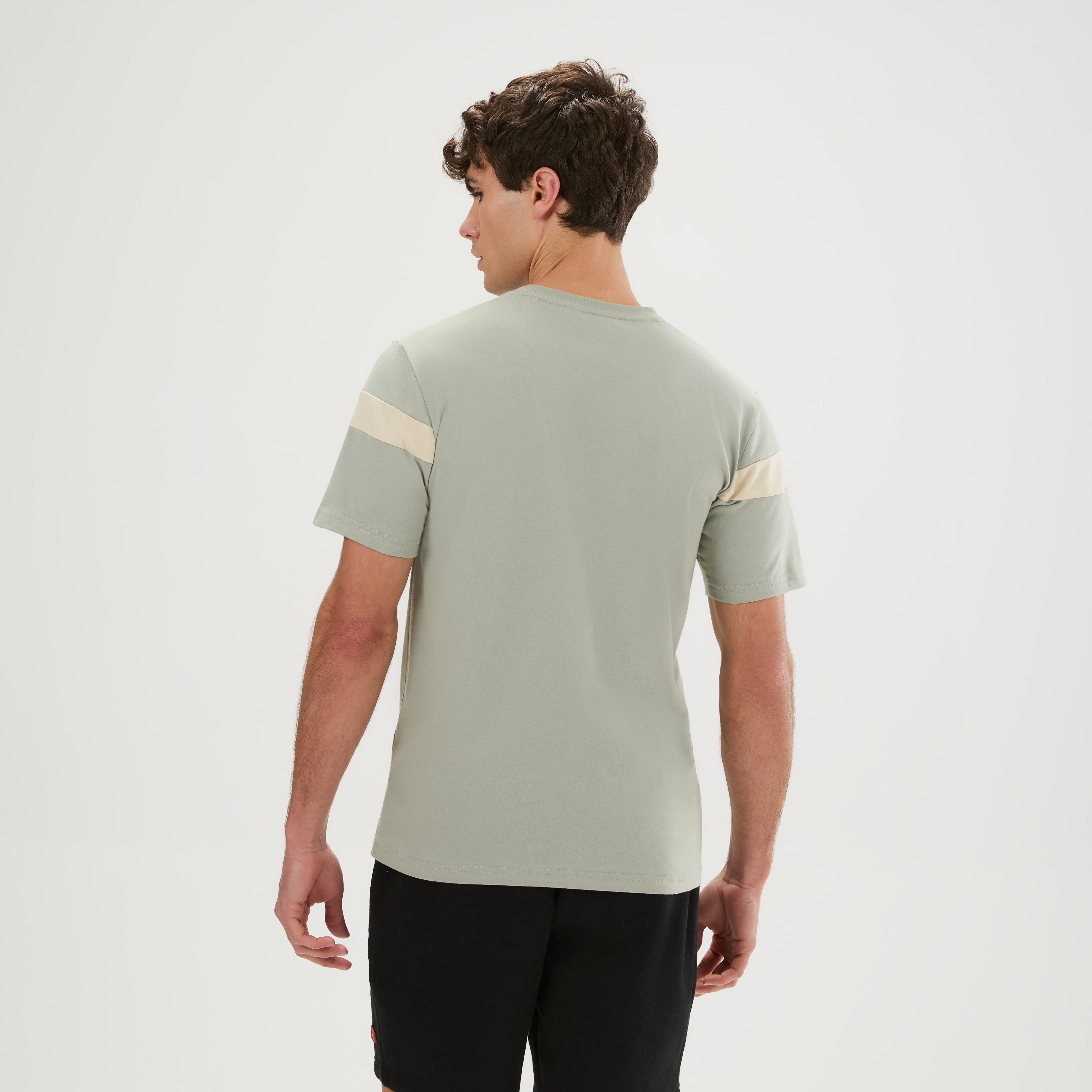 Ellesse T-Shirt CASERIO TEE für sportliche Aktivitäten geeignet, mit Rundhalsausschnitt, Kurzarm