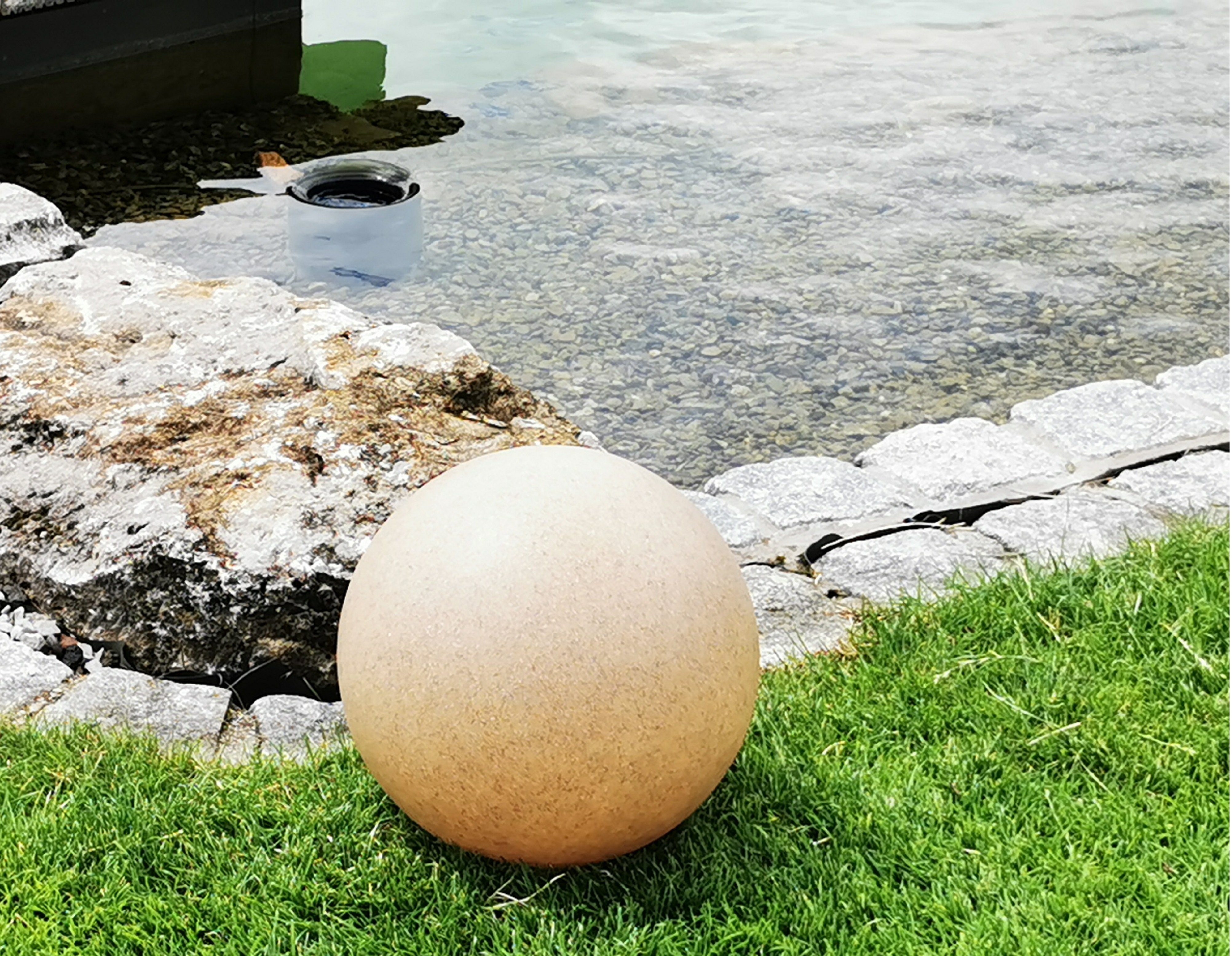 TRANGO LED Gartenleuchte, 1er Set 200SB IP65 Gartenkugel in Sandstein-Optik mit 20cm Durchmesser inkl. 1x E27 LED Leuchtmittel & ca. 5 Meter IP44 Kabel *SANDSTONE*, Kugelleuchte, Gartenleuchte, Leuchtkugel, Kugellampe