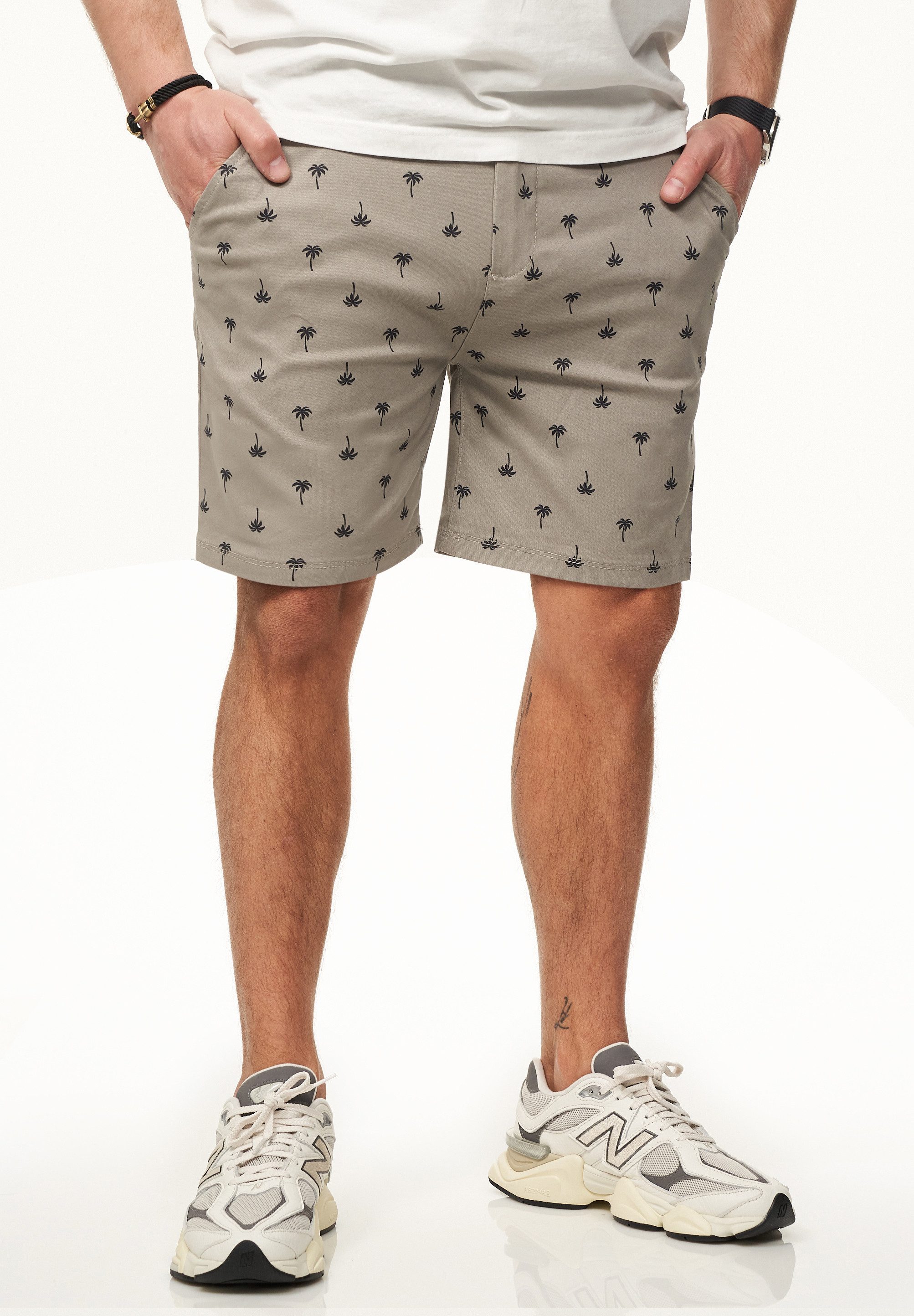 behype Chinoshorts Kurze Hose mit Palmenmuster & Gürtel im Regular-Fit Sommer-Shorts Bermuda mit Stretchanteil für Herren