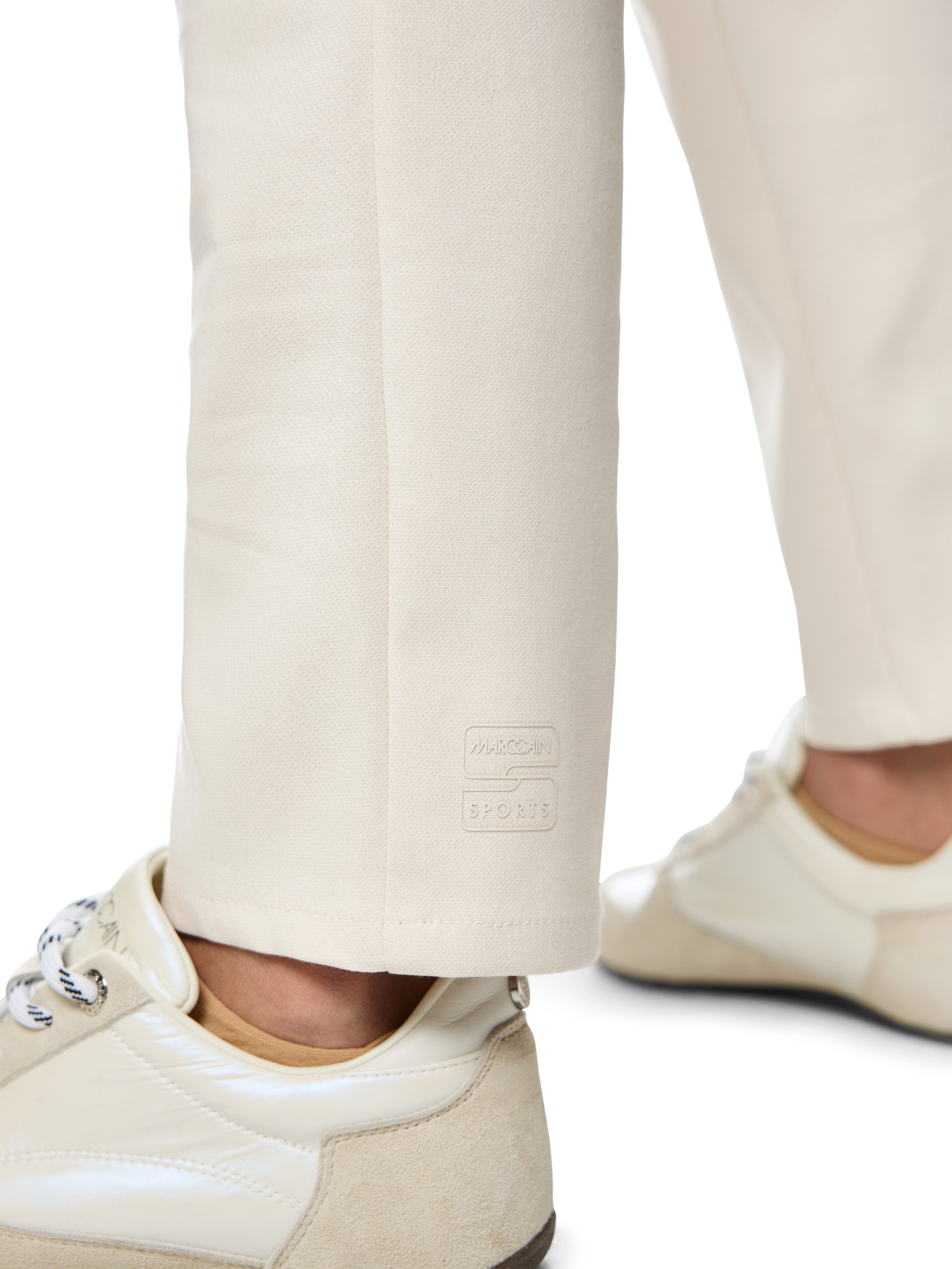 Marc Cain Stoffhose Golden Hour Premium Damenmode Model: Siena