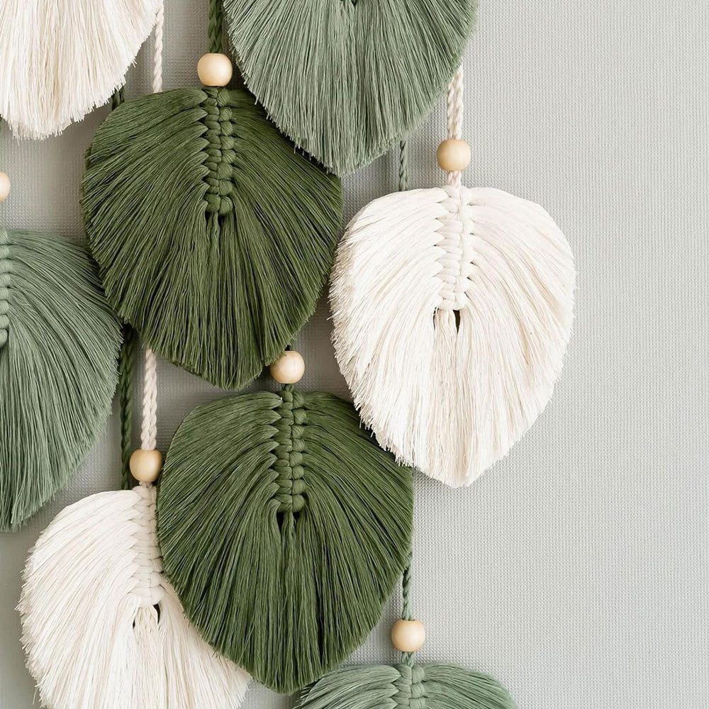 AFKSMILE Wandteppich Boho Deko Makramee Wandteppich mit Holzperlen und Grün Blätter, Wandbehang für Schlafzimmer Wohnzimmer Kinderzimmer Wanddeko