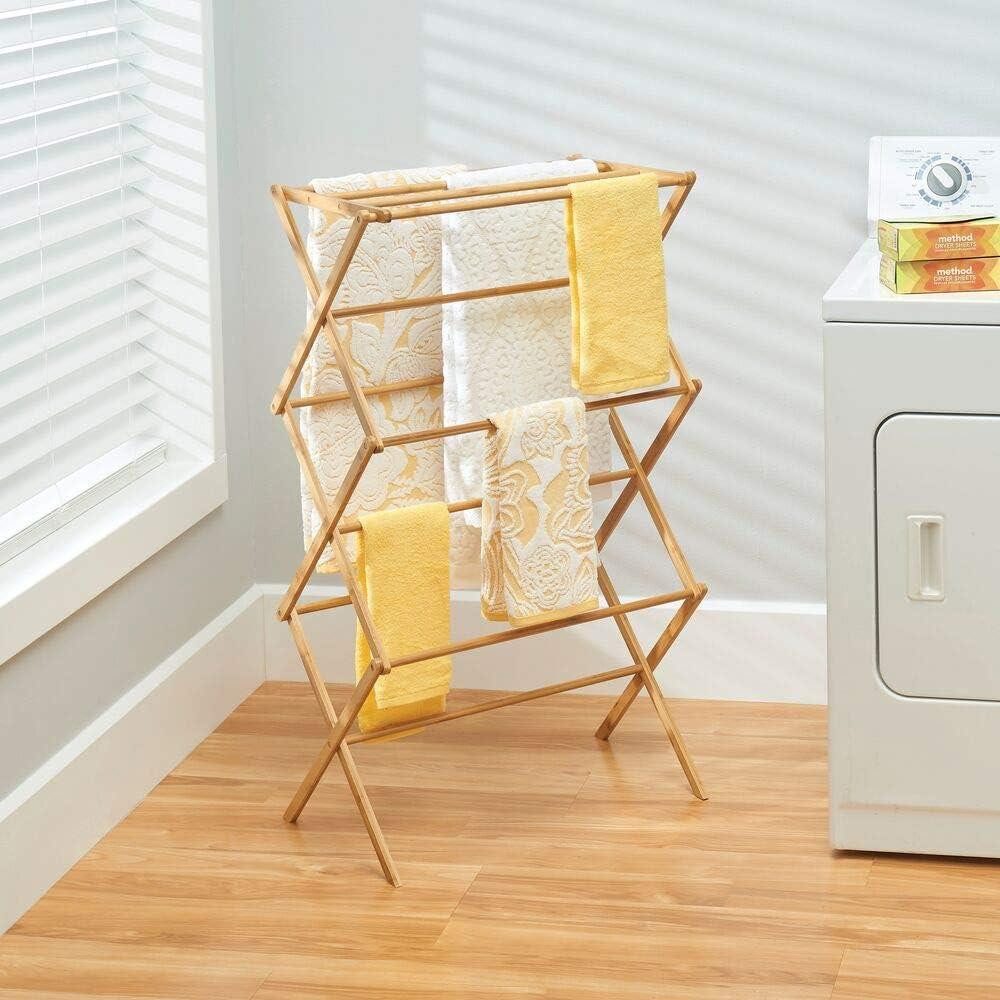 mDesign Badaccessoire-Set Wäscheständer Bambus 3 Ebenen Turmtrockner naturfarben 110 cm klappb – Bild 5 von 5