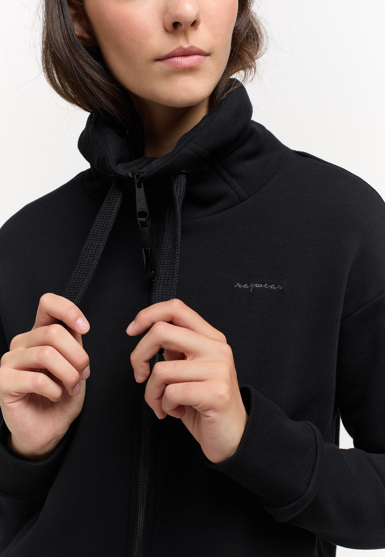Nachhaltige Mode & Sweatshirt Vegane Ragwear SHOCKY BLACK