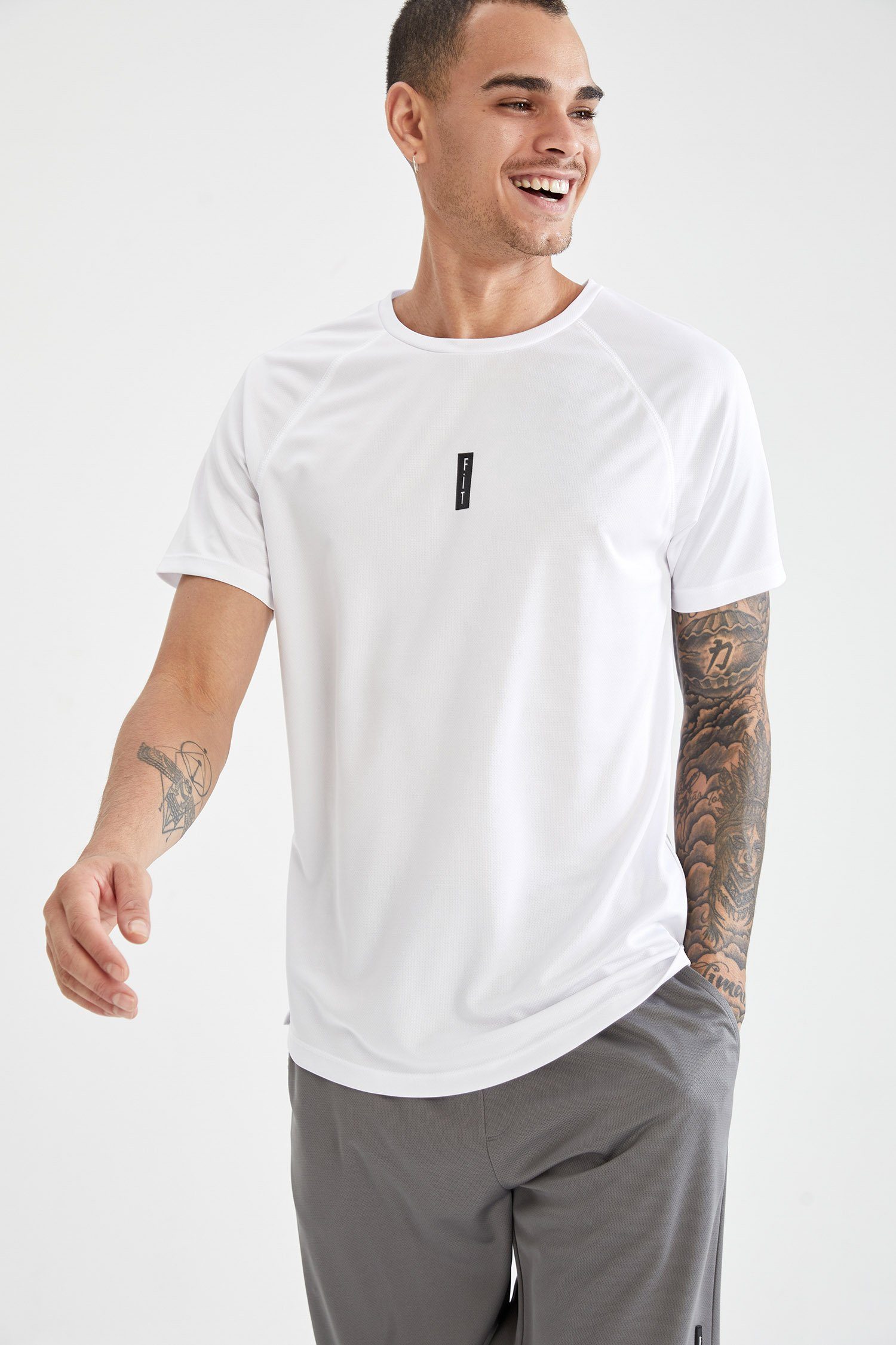 Weiß T-Shirt DeFacto FIT Herren Sport SLIM T-Shirt